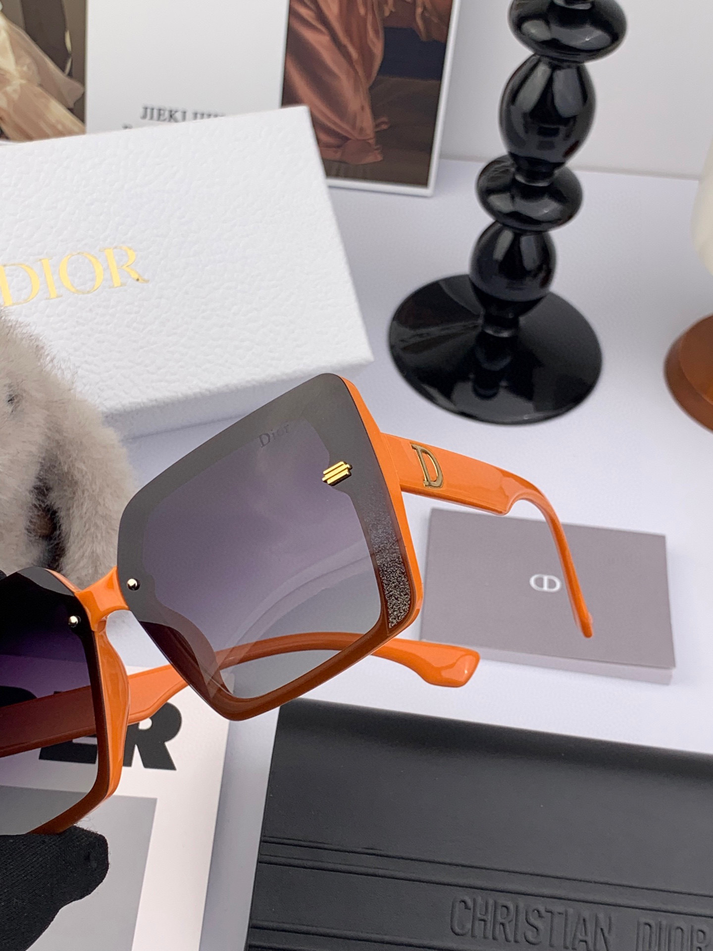  🔺 【DIOR-迪奥】2025开春新款 潮流爆款 时尚方框偏光太阳镜 高品质 佩戴舒适 网红潮款墨镜 