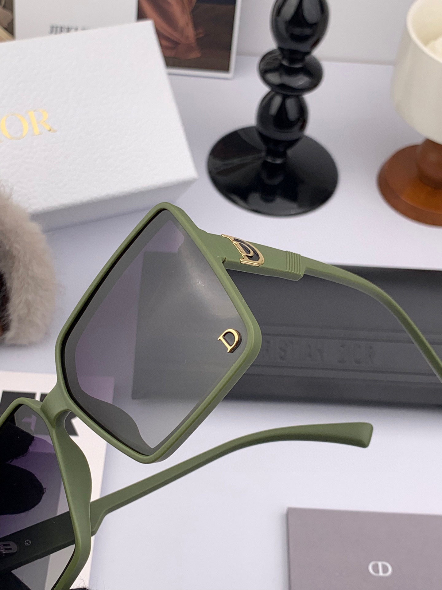  🔺 【DIOR-迪奥】2025开春新款 潮流爆款 时尚方框偏光太阳镜 高品质 佩戴舒适 网红潮款墨镜 