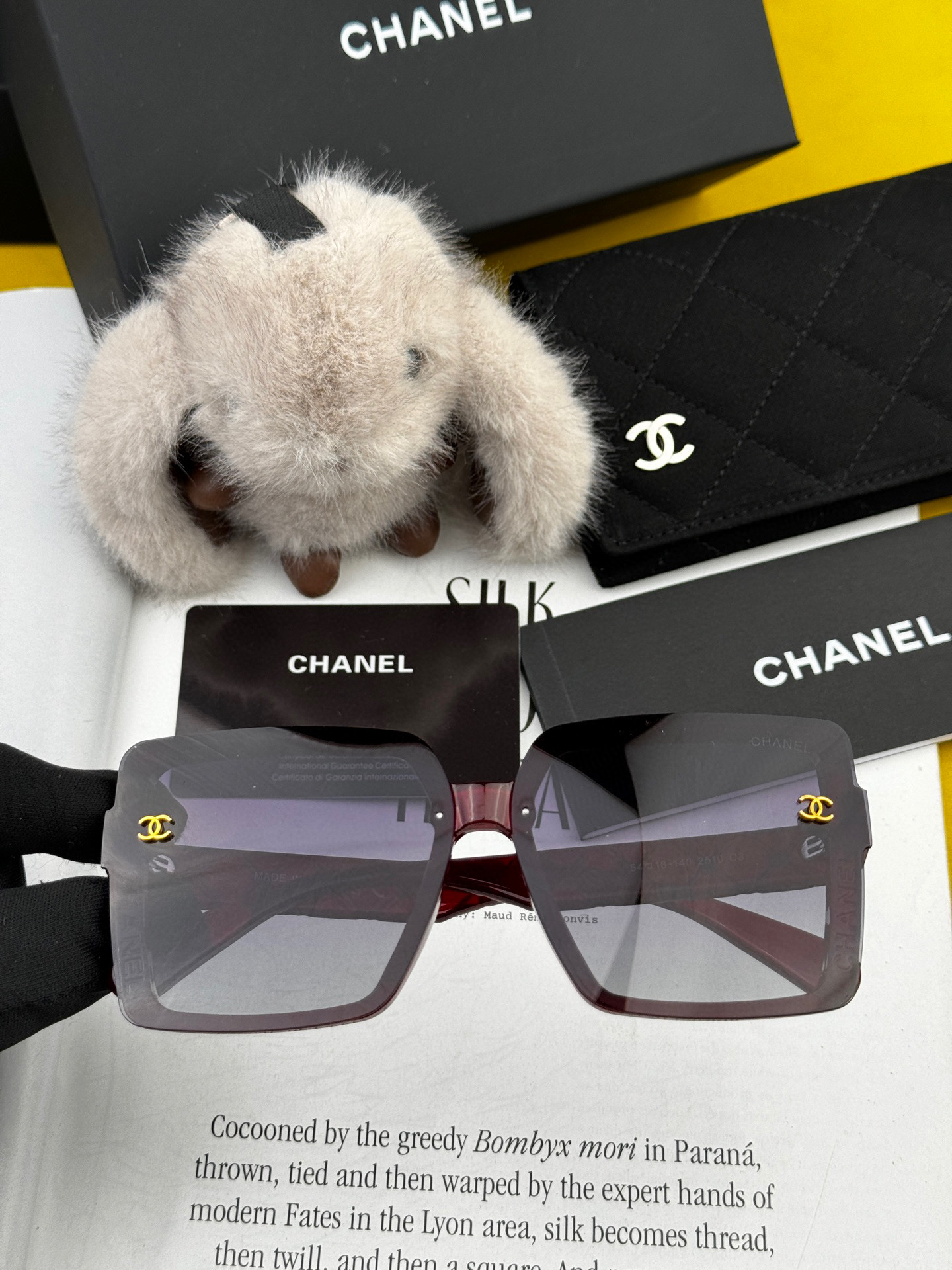 【CHANEL】香奈儿 2025新款潮流爆款 时尚方框太阳镜 佩戴舒适 网红潮款墨镜  女士高清加厚偏光