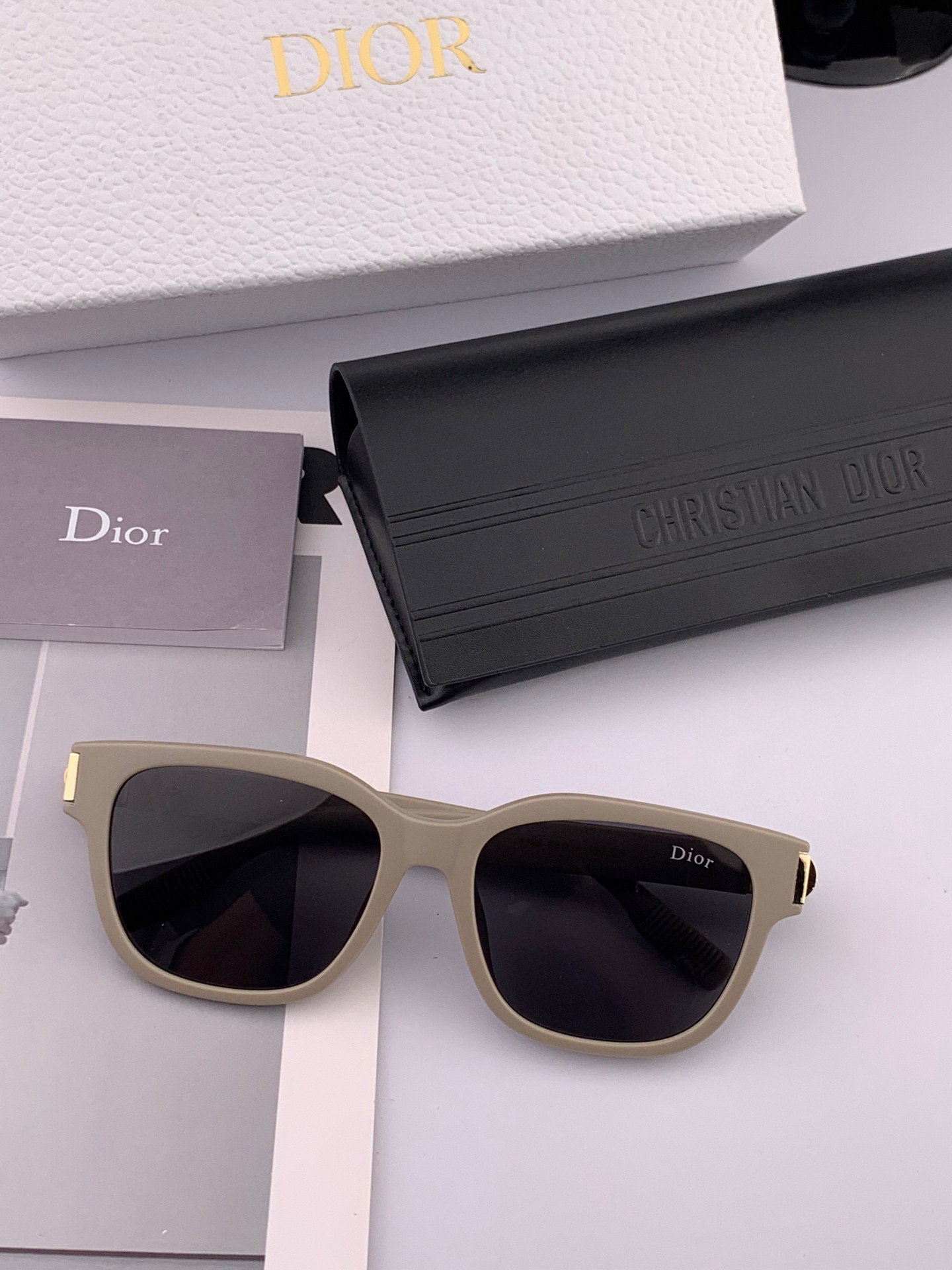 🔺 【DIOR】2025开春新款 潮流爆款 时尚方框偏光太阳镜 高品质 佩戴舒适 网红潮款墨镜 女士高清
