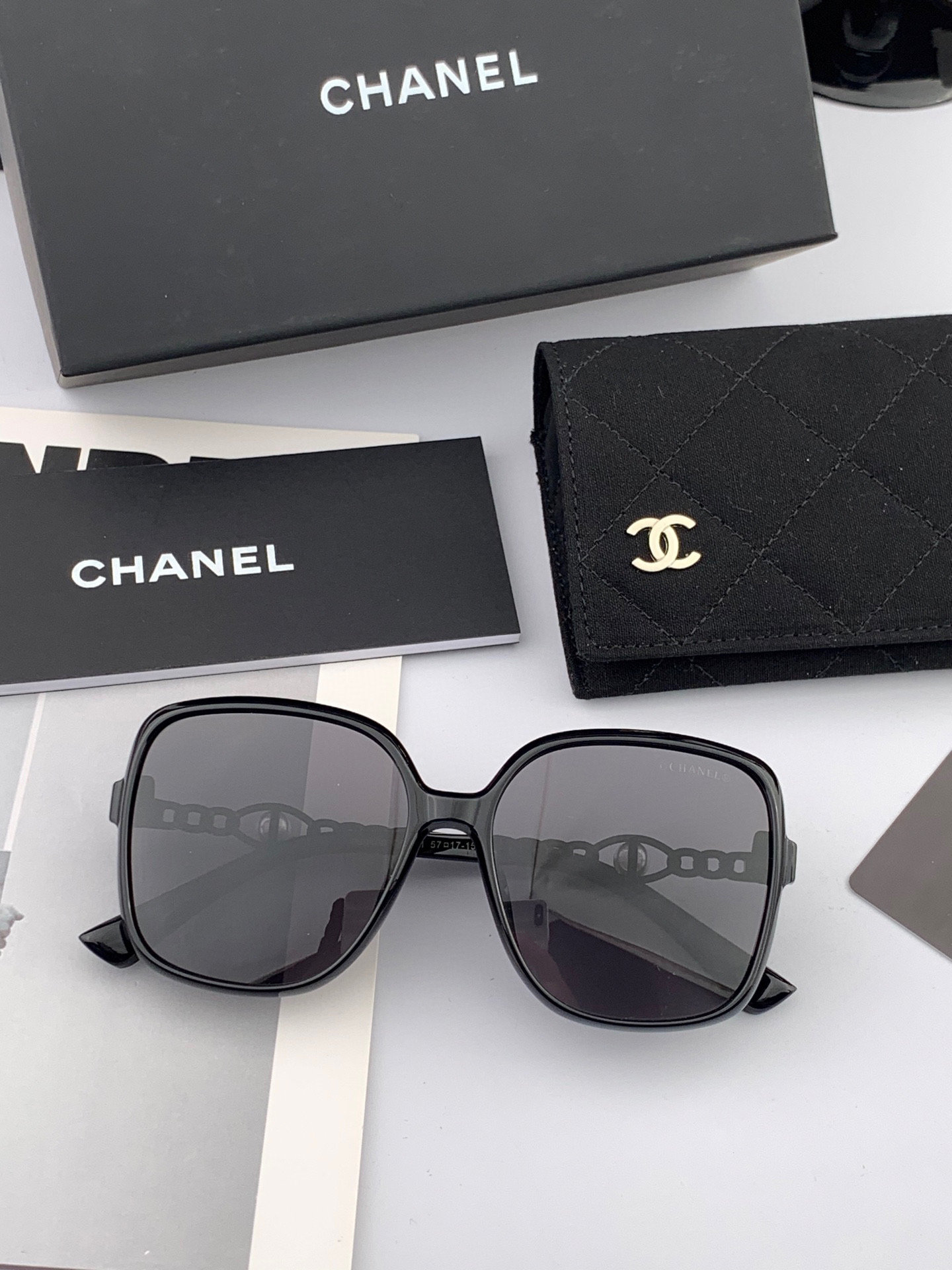 🔺CHANEL🔻2025官方早春新款，众多明星同款色香奈儿‼️‼️新款珍珠大框偏光墨镜 ，🌈🌈宝丽来超清