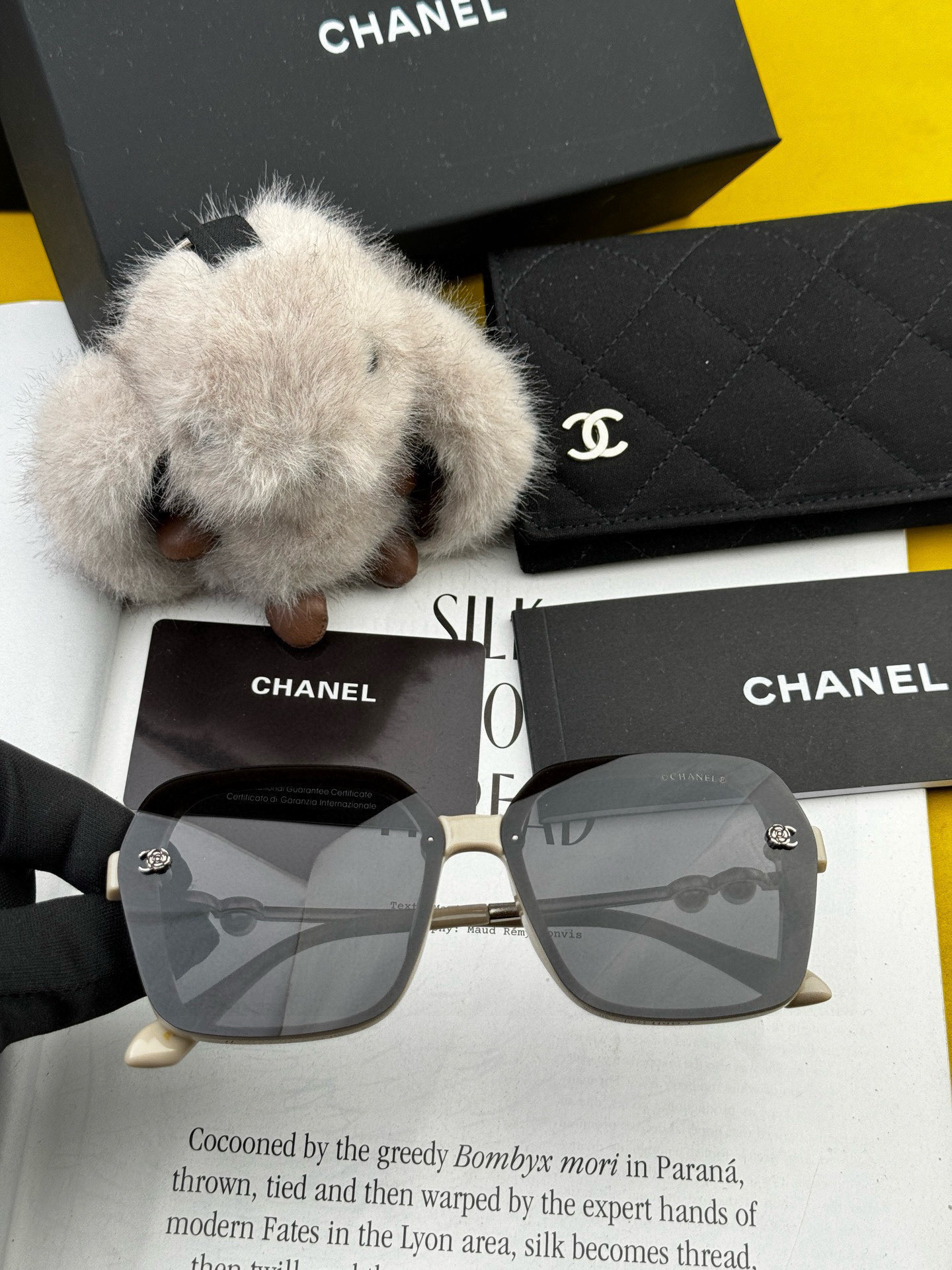 🔺CHANEL🔻2025官方早春新款，众多明星同款色香奈儿‼️‼️新款珍珠大框偏光墨镜 ，🌈🌈宝丽来超清