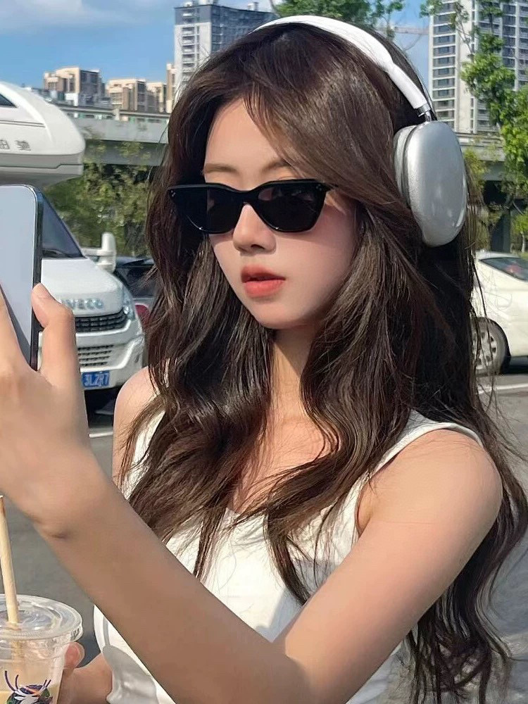  GUCCI2025开春新款一体镜 大框太阳镜男女同款 😎 
爆款大框尼龙太阳镜 超逼格超酷 
镜腿品牌
