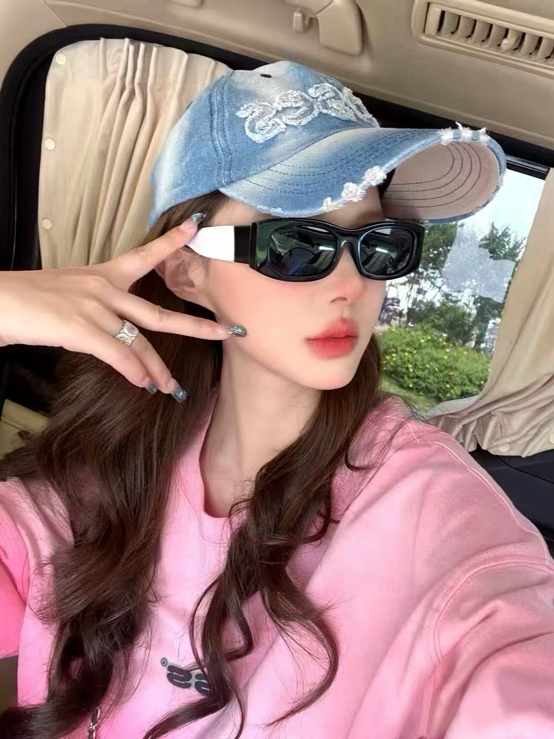  GUCCI2025开春新款一体镜 大框太阳镜男女同款 😎 
爆款小框尼龙太阳镜 超逼格超酷 
镜腿品