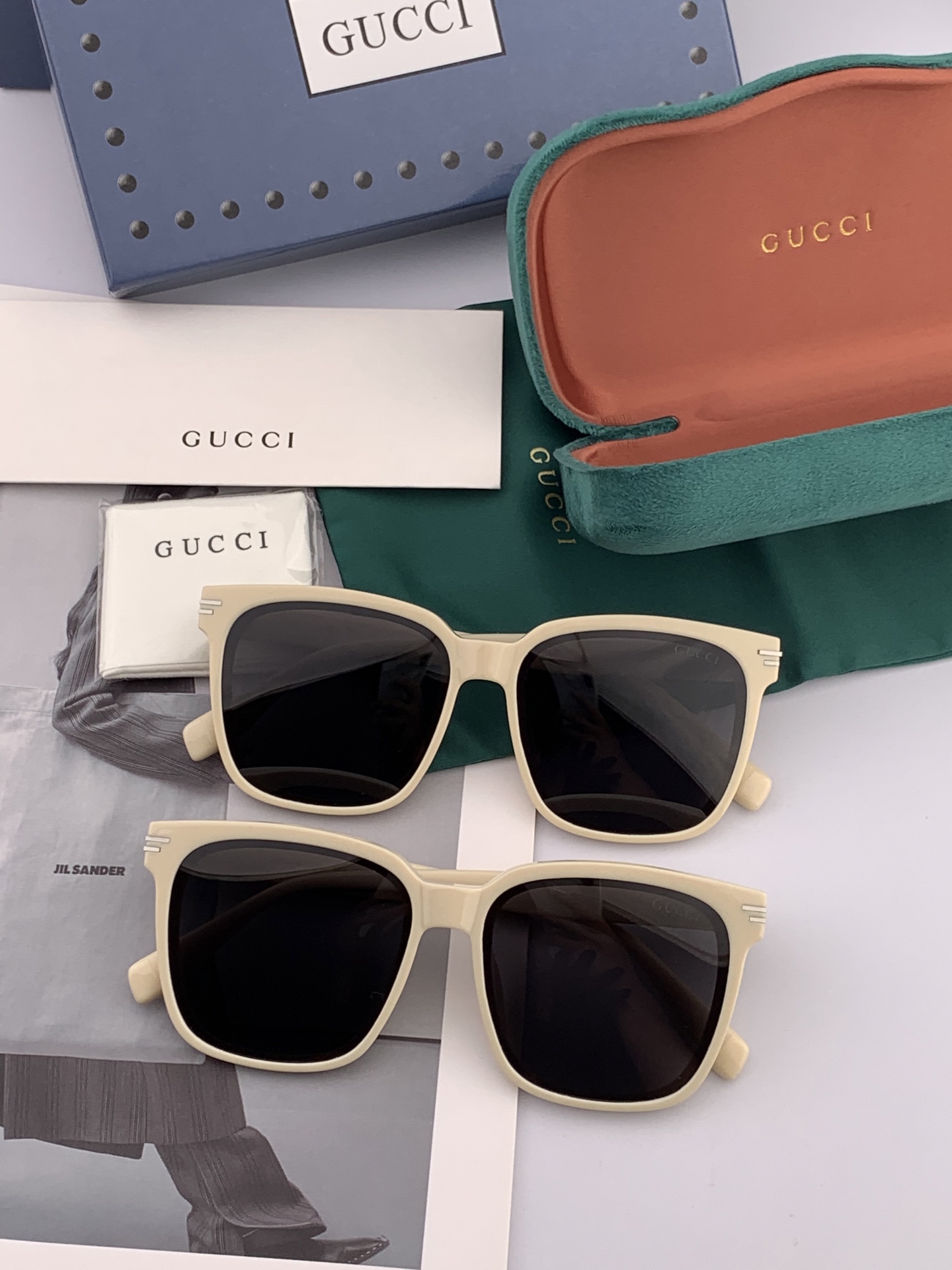  GUCCI 2025开春新款 最新款方框太阳镜 各路网红纷纷带起气场满分‼️ 俏皮甜美.上脸效果更佳.
