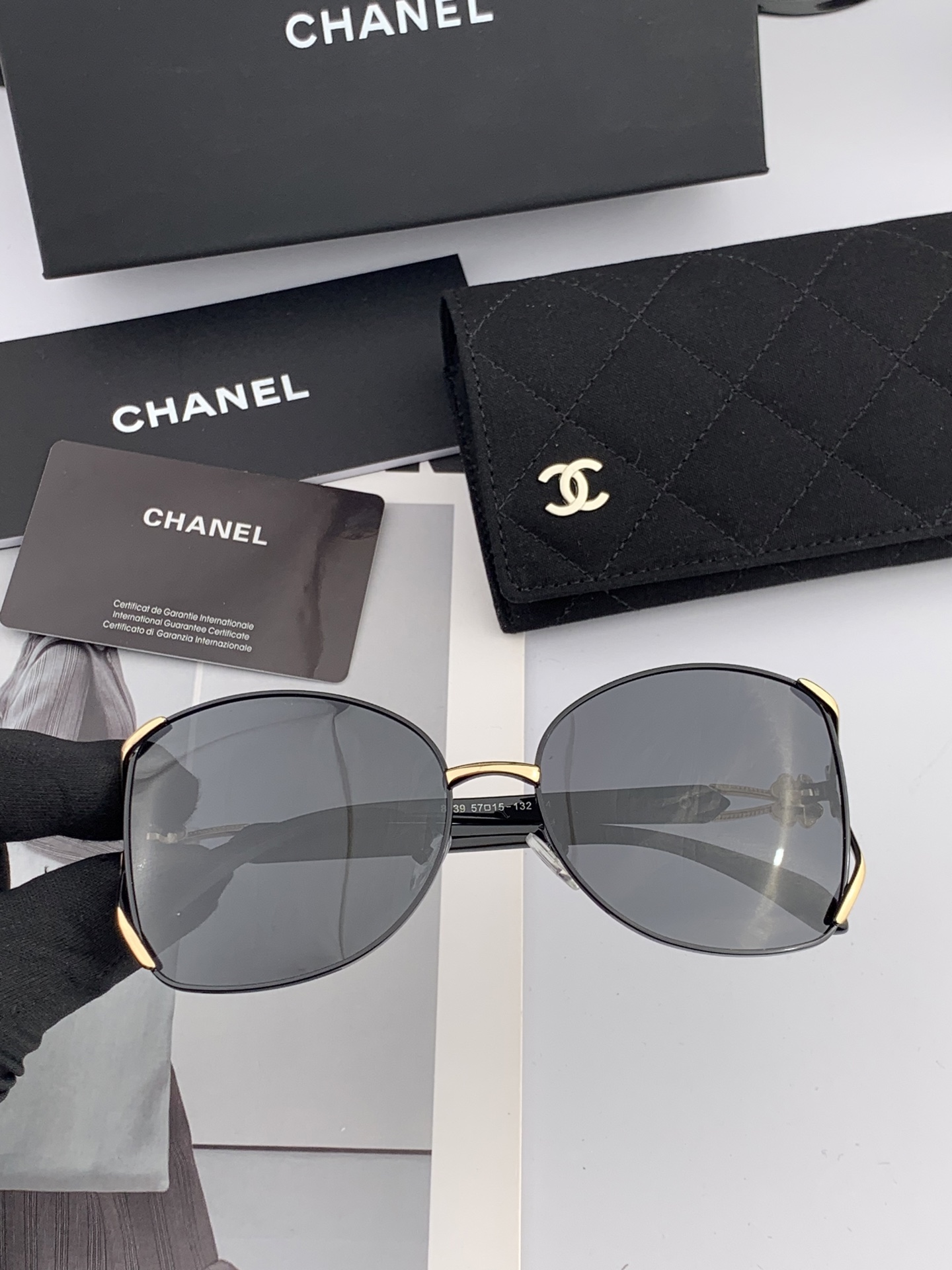 【CHANEL】香奈儿 2025新款山茶花潮流爆款 时尚圆框太阳镜 佩戴舒适 网红潮款墨镜  ♥️♥️型