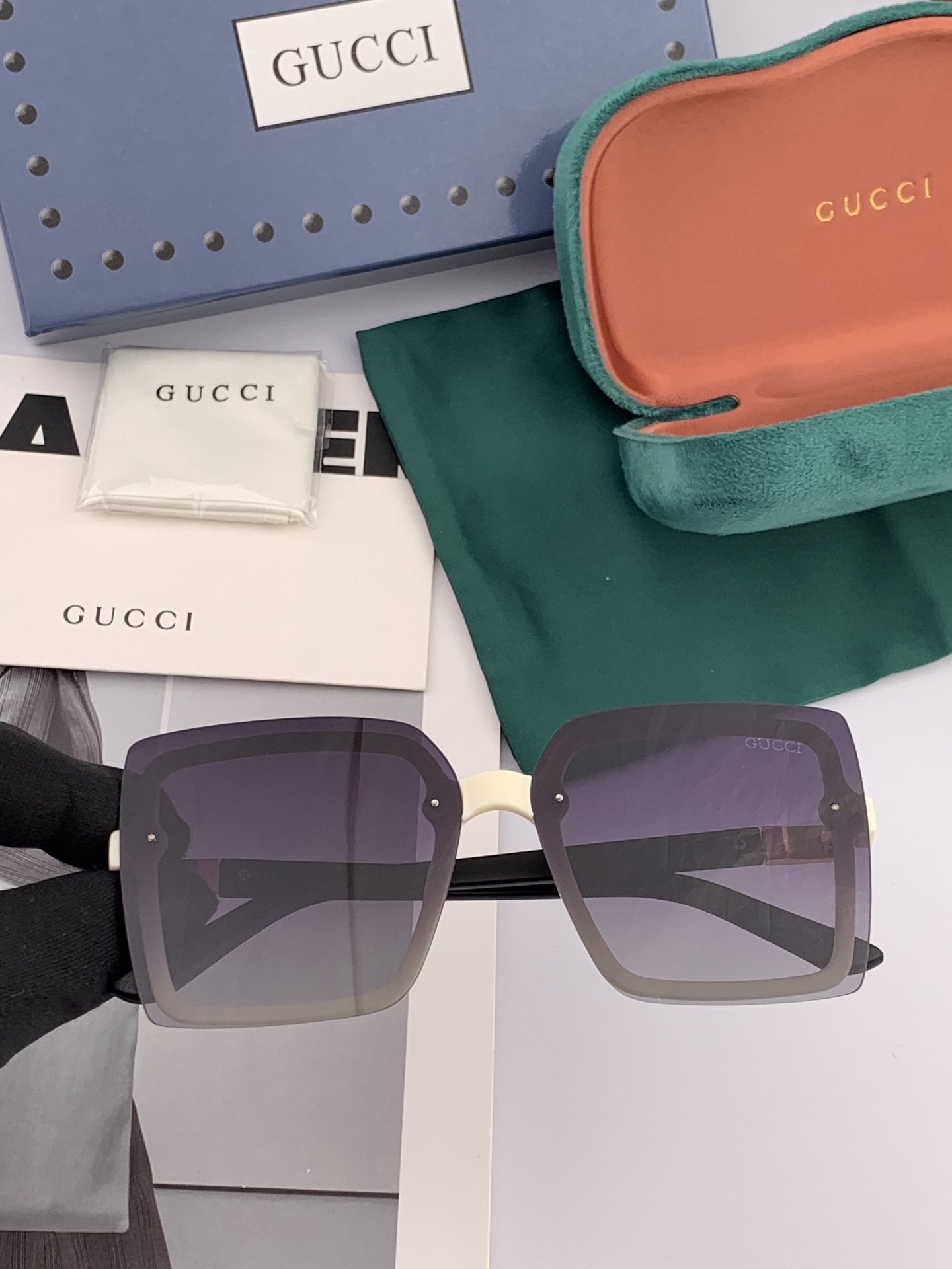    【TR偏光系列】Gucci   经典的方框设计，不挑脸型，无论搭配大衣还是连衣裙都非常显气质偏光镜