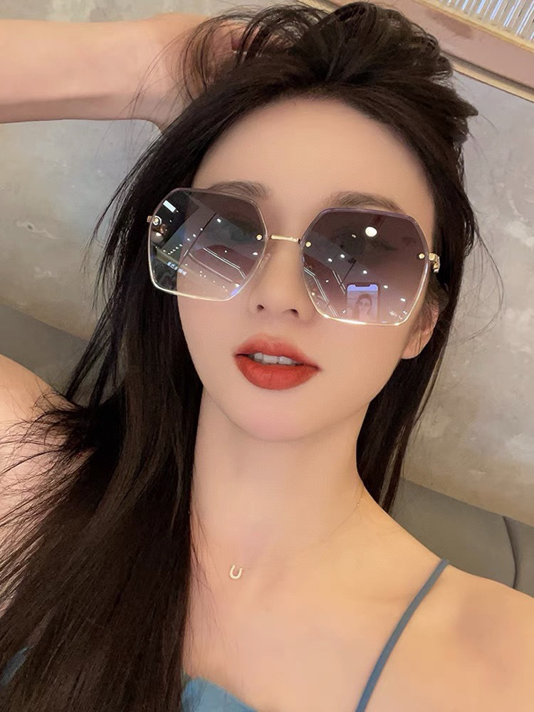  GUCCI-古驰意大利进口🇮🇹2025时尚潮流奢华装饰太阳眼镜 尼龙偏光高清太阳镜明星海报款 超高复杂