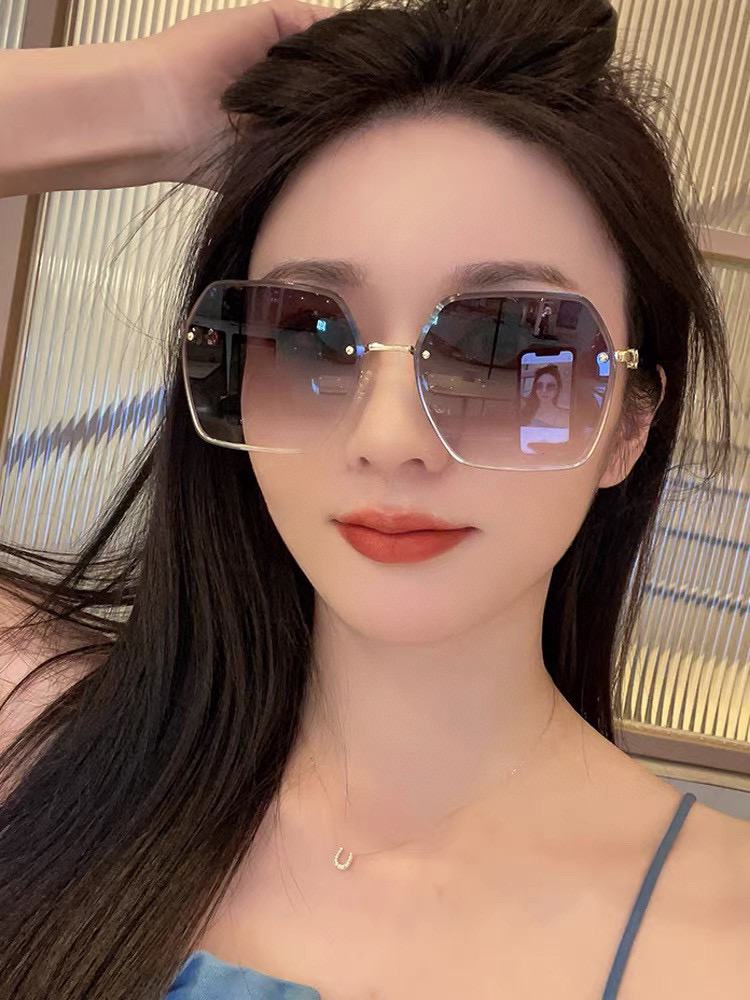  GUCCI-古驰意大利进口🇮🇹2025时尚潮流奢华装饰太阳眼镜 尼龙偏光高清太阳镜明星海报款 超高复杂