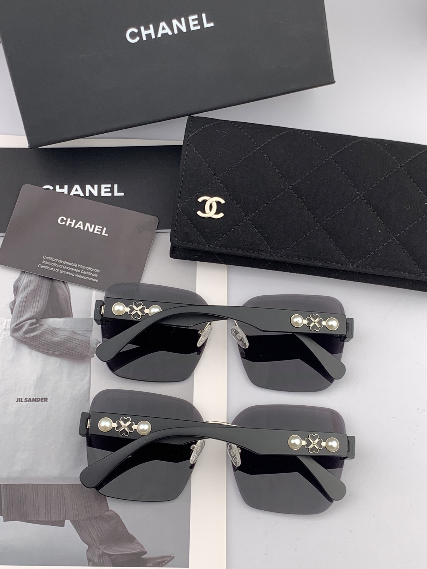  【CHANEL】香奈儿 2025新款潮流爆款 时尚方框太阳镜 佩戴舒适 网红潮款墨镜  女士高清加厚偏