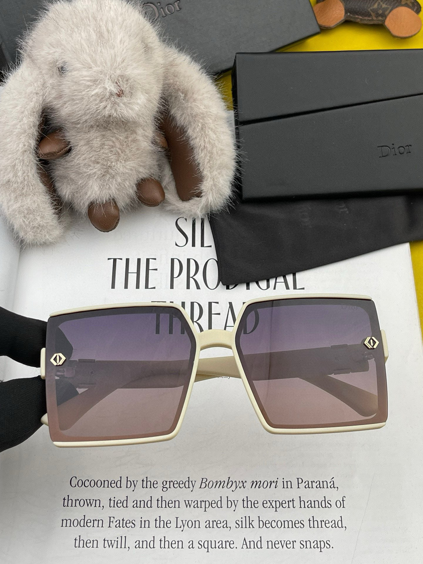 🔺 【DIOR】2025开春新款 潮流爆款 时尚方框偏光太阳镜 高品质 佩戴舒适 网红潮款墨镜 女士高清