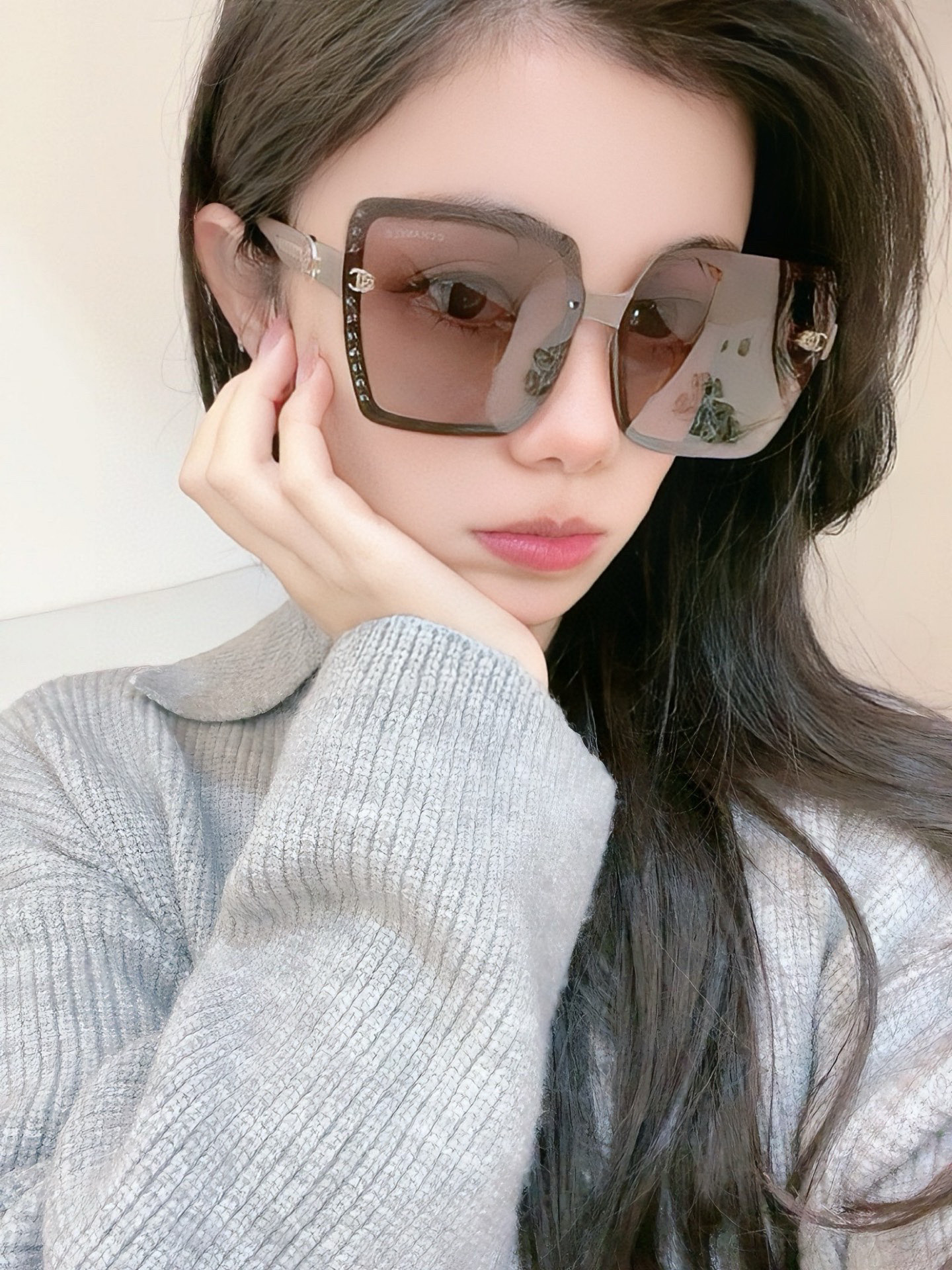  【CHANEL】香奈儿 2025新款潮流爆款 时尚方框太阳镜 佩戴舒适 网红潮款墨镜  女士高清加厚偏
