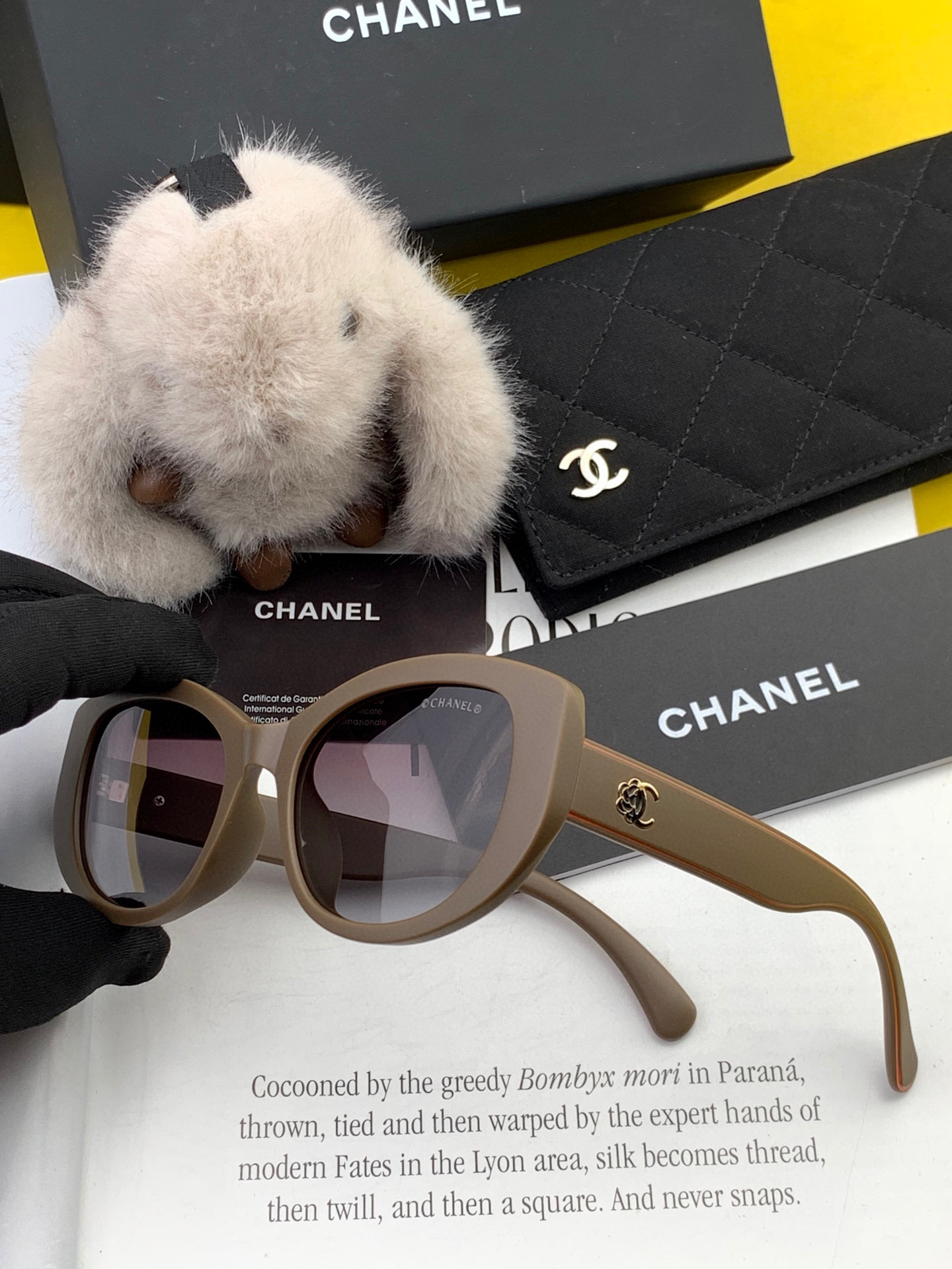  【CHANEL】香奈儿 2025新款潮流爆款 时尚圆框太阳镜 佩戴舒适 网红潮款墨镜  女士高清加厚偏