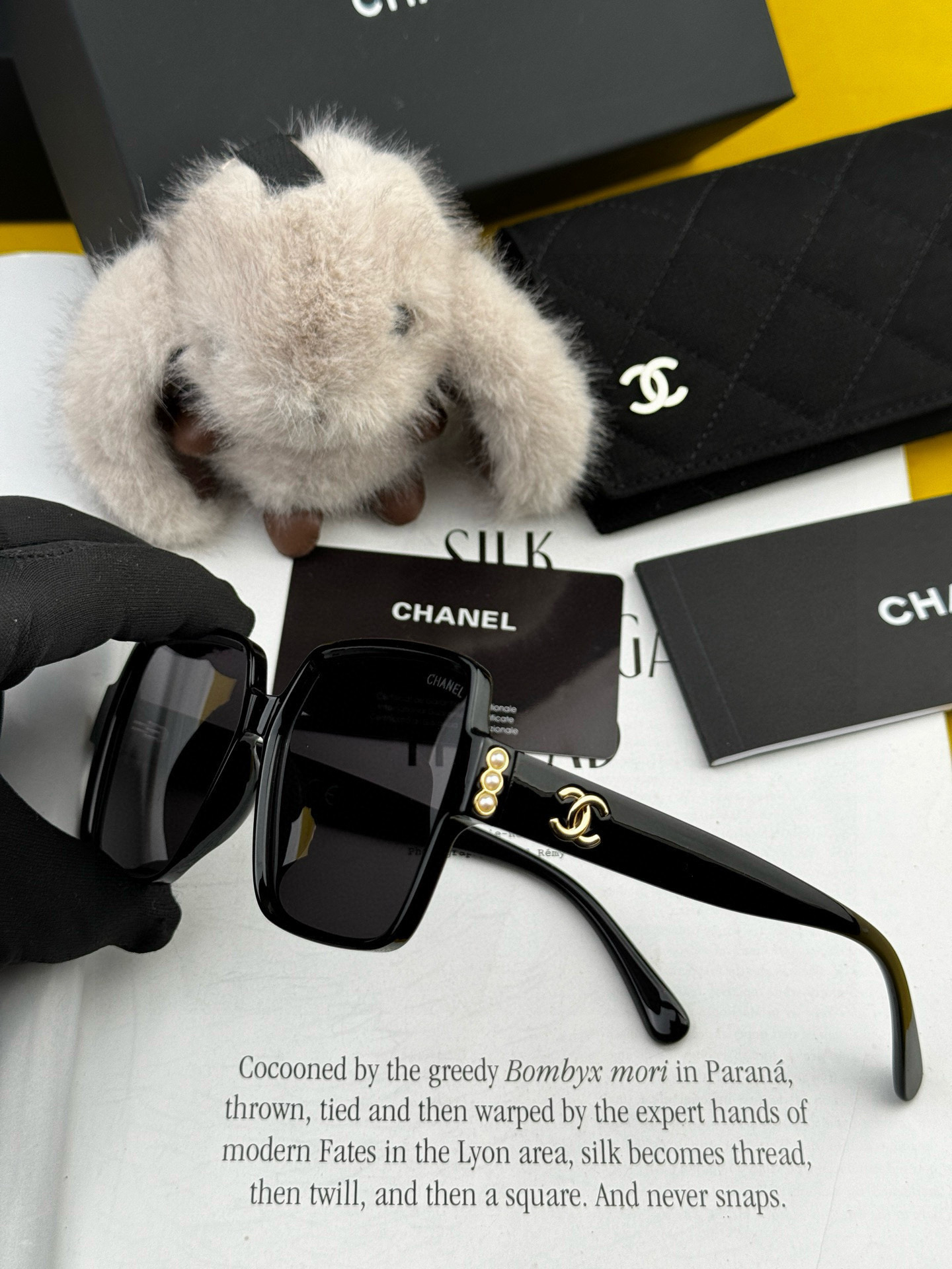  【CHANEL】香奈儿 2025新款潮流爆款 时尚方框太阳镜 佩戴舒适 网红潮款墨镜  女士高清加厚偏