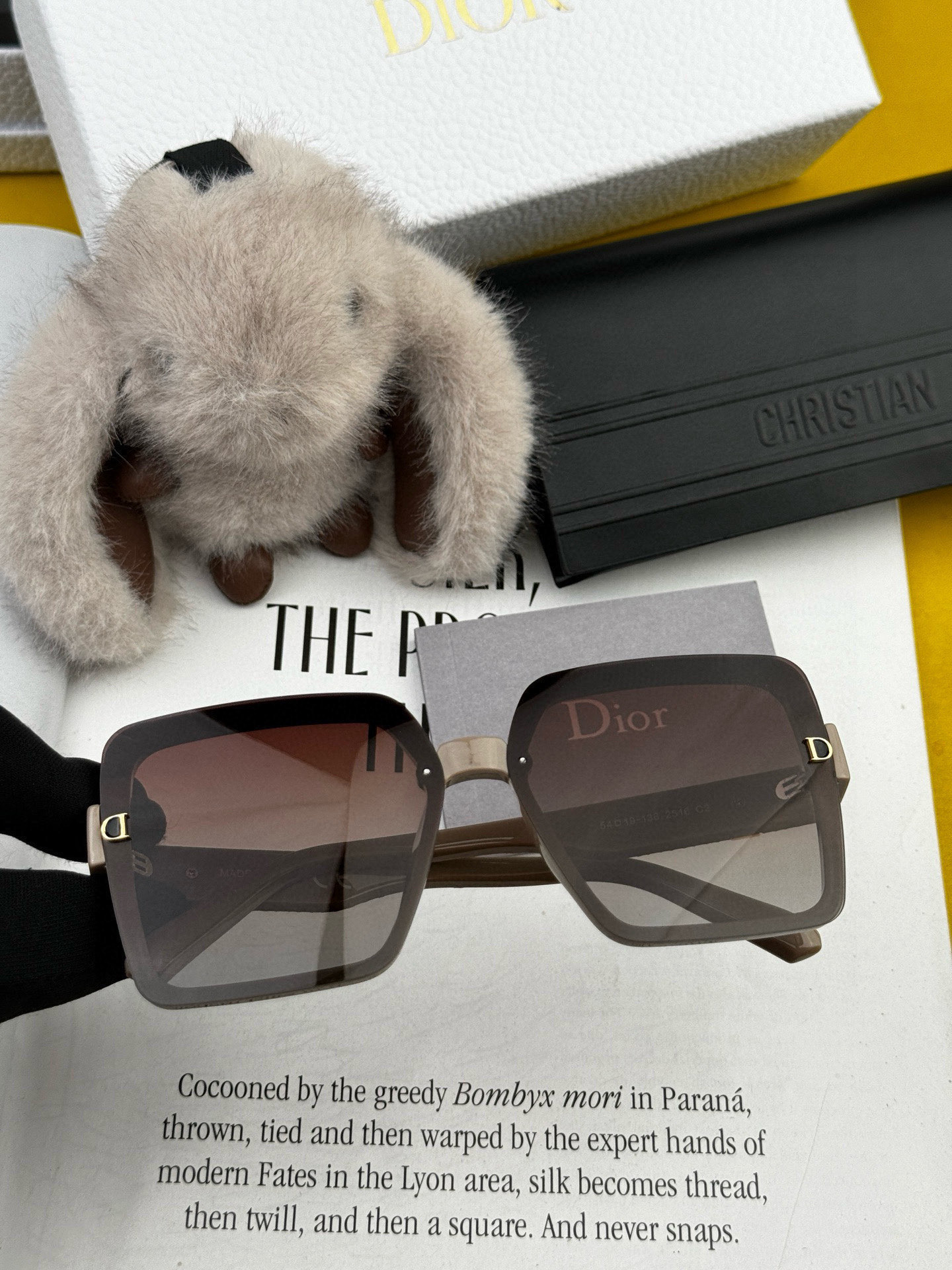  🔺 【DIOR-迪奥】2025开春新款 潮流爆款 时尚方框偏光太阳镜 高品质 佩戴舒适 网红潮款墨镜