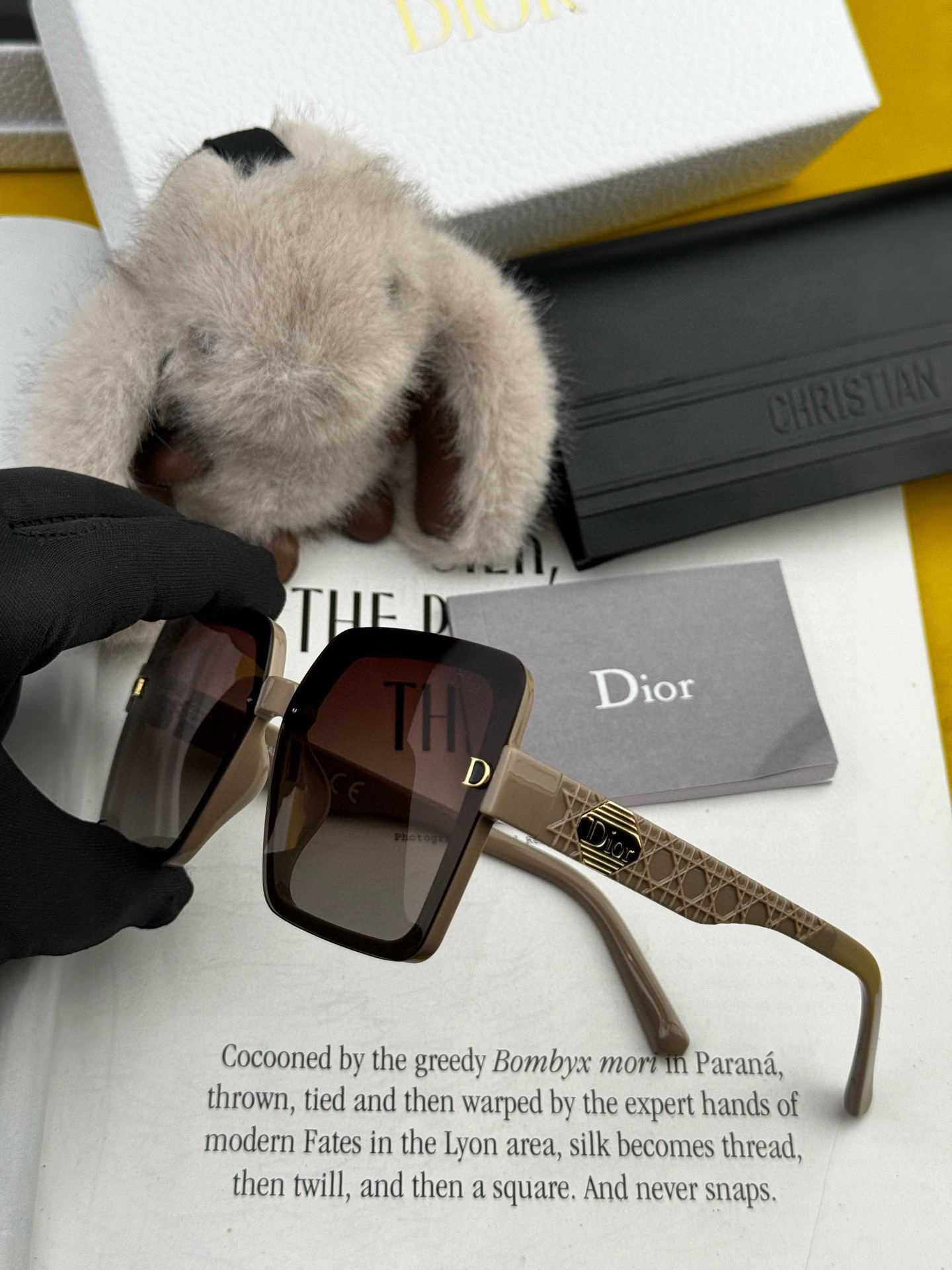   🔺 【DIOR-迪奥】2025开春新款 潮流爆款 时尚方框偏光太阳镜 高品质 佩戴舒适 网红潮款墨镜