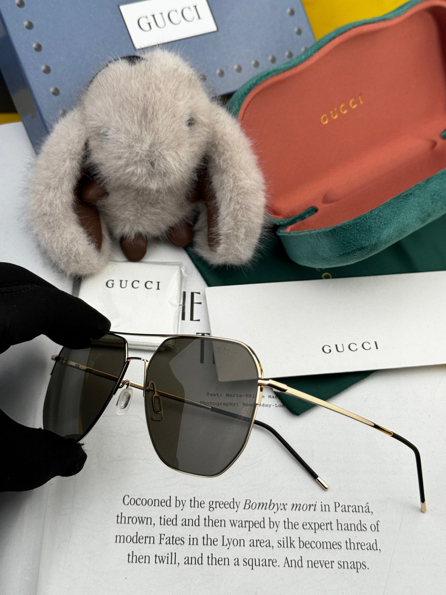         GUCCI 男款炫彩飞行员偏光太阳镜 ❤️材质：高清尼龙加厚卡槽高清偏光镜片 🌹无边框镜