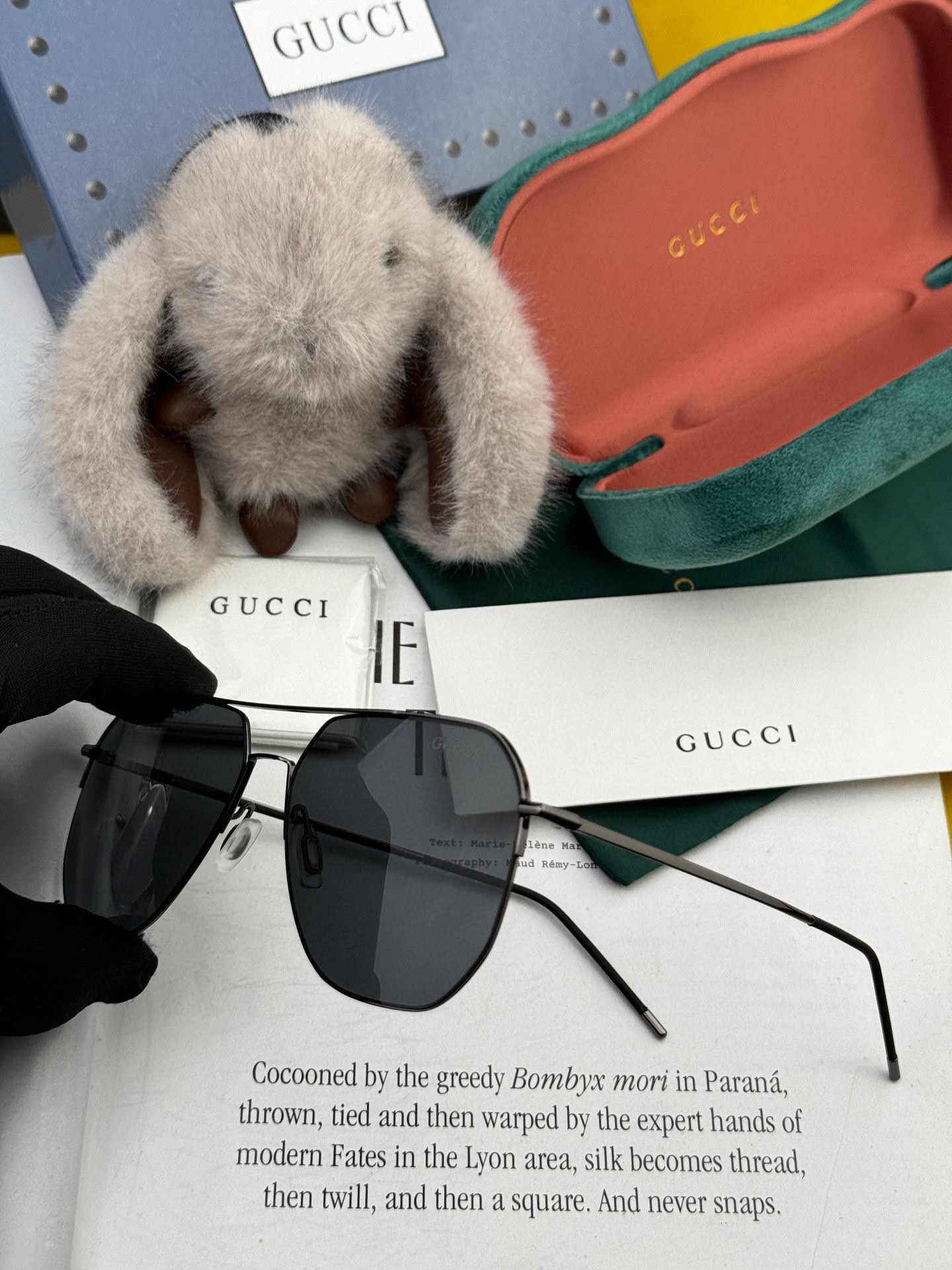         GUCCI 男款炫彩飞行员偏光太阳镜 ❤️材质：高清尼龙加厚卡槽高清偏光镜片 🌹无边框镜