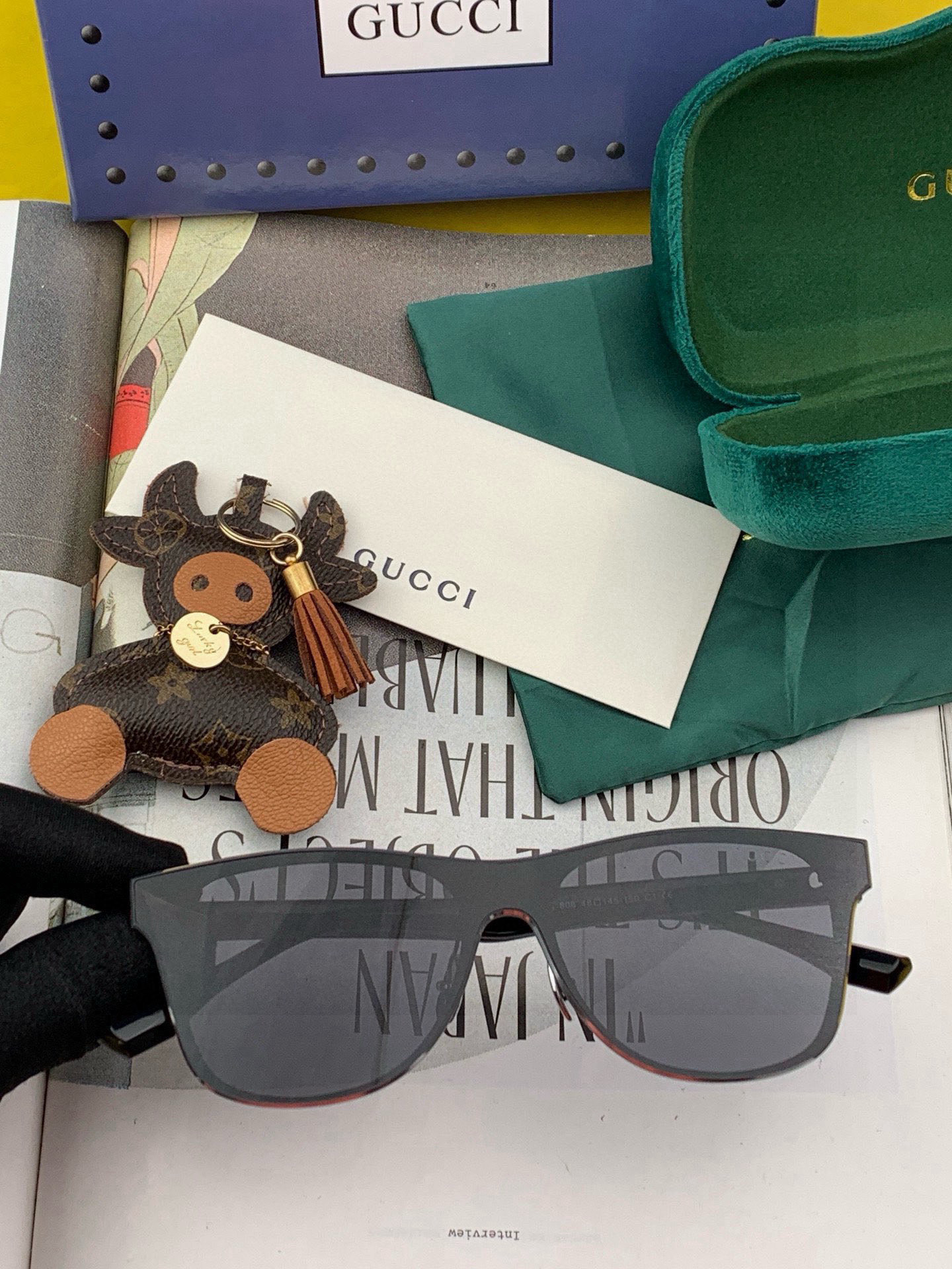  连体镜GUCCI2025开春新款一体镜 大框太阳镜男女同款 😎 
爆款大框尼龙太阳镜 超逼格超酷 
镜
