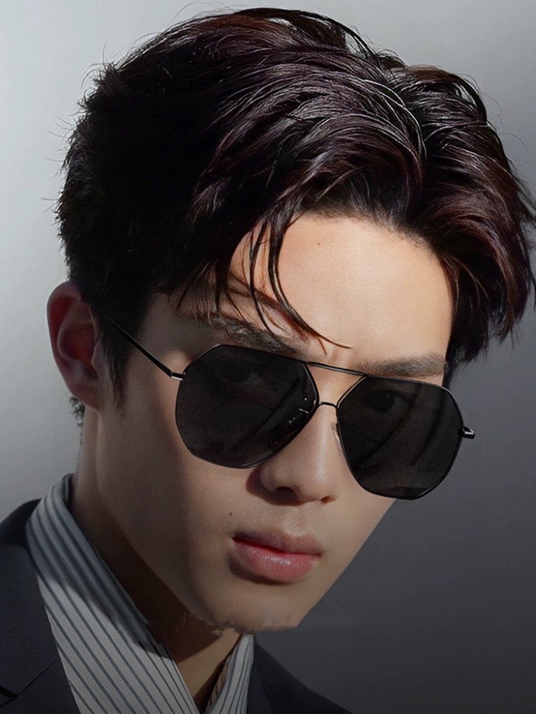   Gucci 。  高品质男女款墨镜   👍 进口宝丽来偏光镜片  。蛤蟆镜 开车钓鱼都可 。百搭显瘦