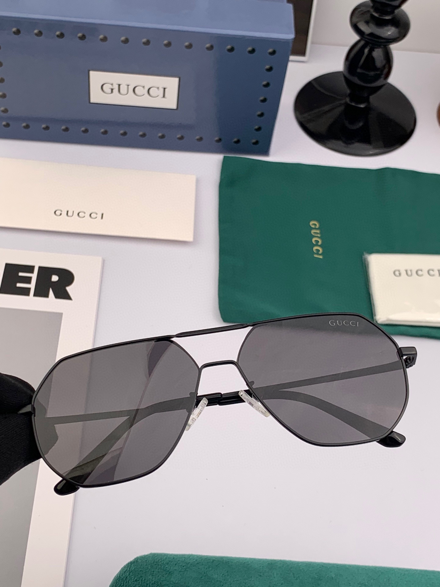  Gucci 。  高品质男女款墨镜   👍 进口宝丽来偏光镜片  。蛤蟆镜 开车钓鱼都可 。百搭显瘦