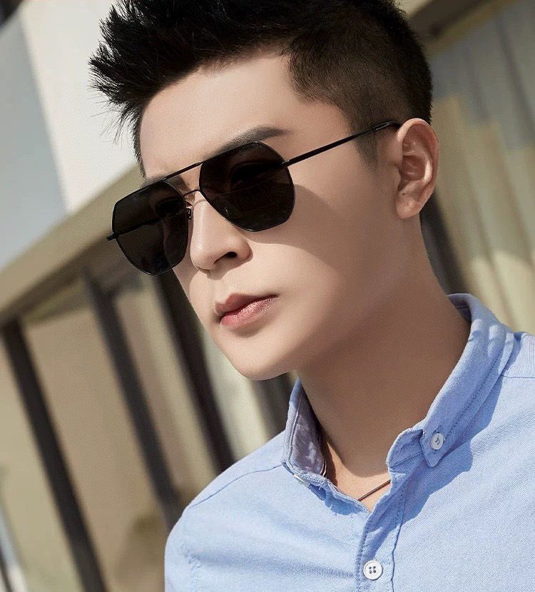   Gucci 。  高品质男女款墨镜   👍 进口宝丽来偏光镜片  。蛤蟆镜 开车钓鱼都可 。百搭显瘦