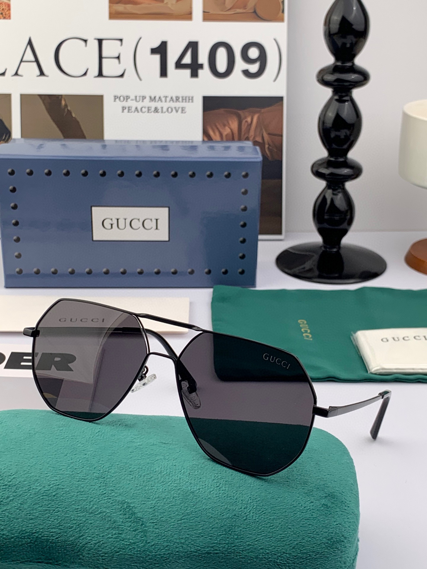   Gucci 。  高品质男女款墨镜   👍 进口宝丽来偏光镜片  。蛤蟆镜 开车钓鱼都可 。百搭显瘦