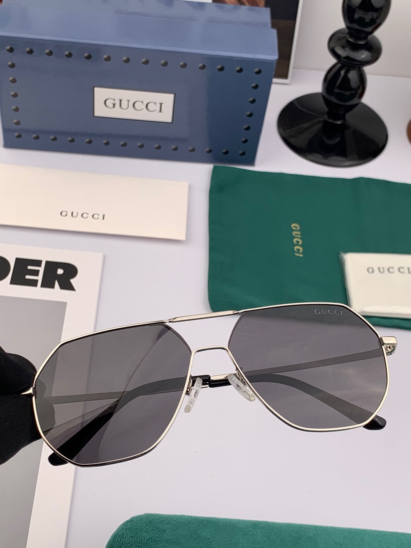   Gucci 。  高品质男女款墨镜   👍 进口宝丽来偏光镜片  。蛤蟆镜 开车钓鱼都可 。百搭显瘦