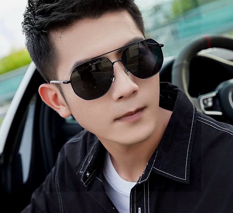   Gucci 。  高品质男女款墨镜   👍 进口宝丽来偏光镜片  。蛤蟆镜 开车钓鱼都可 。百搭显瘦