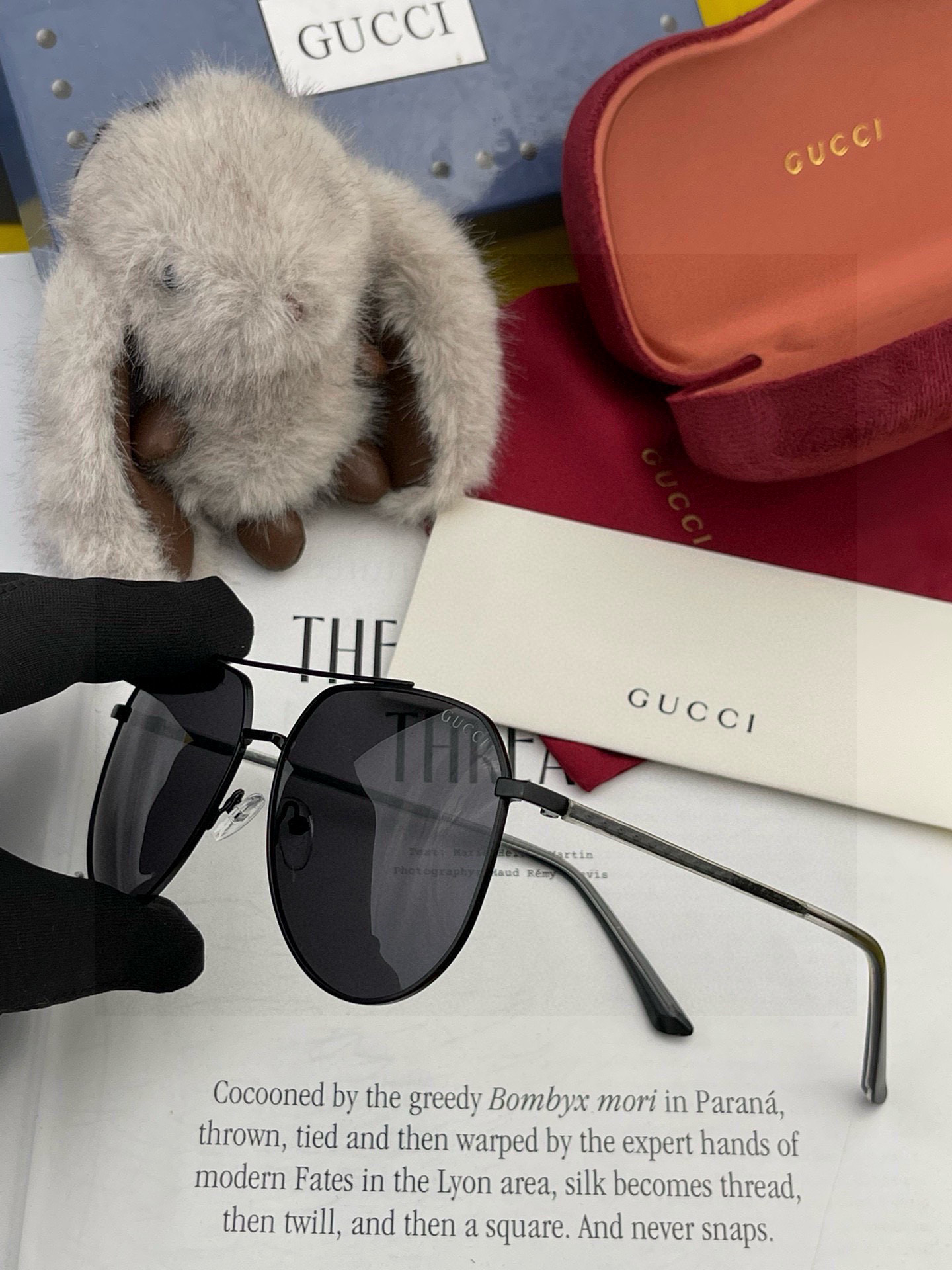   Gucci 。  高品质男女款墨镜   👍 进口宝丽来偏光镜片  。蛤蟆镜 开车钓鱼都可 。百搭显瘦