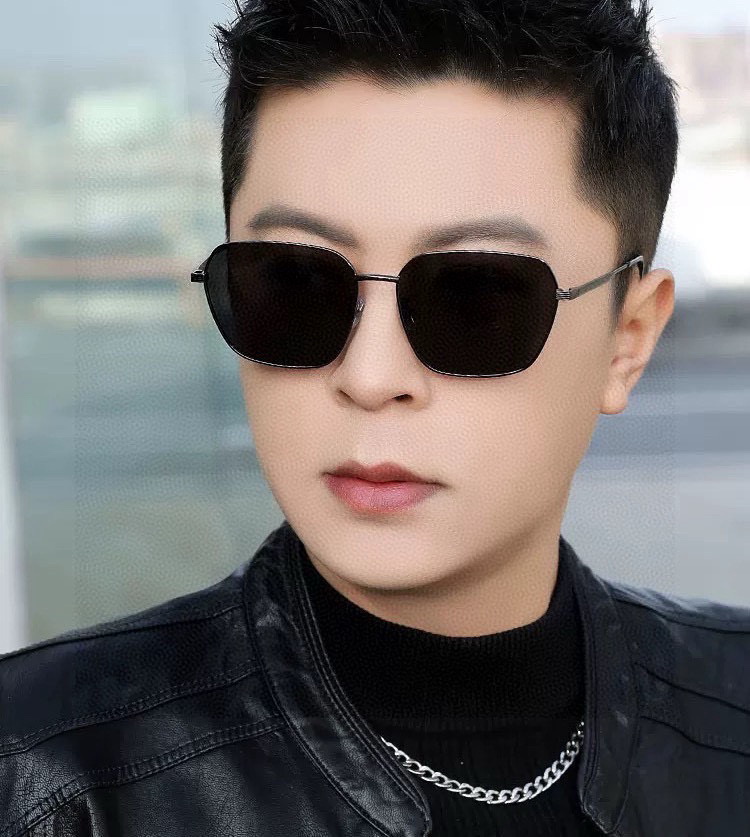   Gucci 。  高品质男女款墨镜   👍 进口宝丽来偏光镜片  。蛤蟆镜 开车钓鱼都可 。百搭显瘦