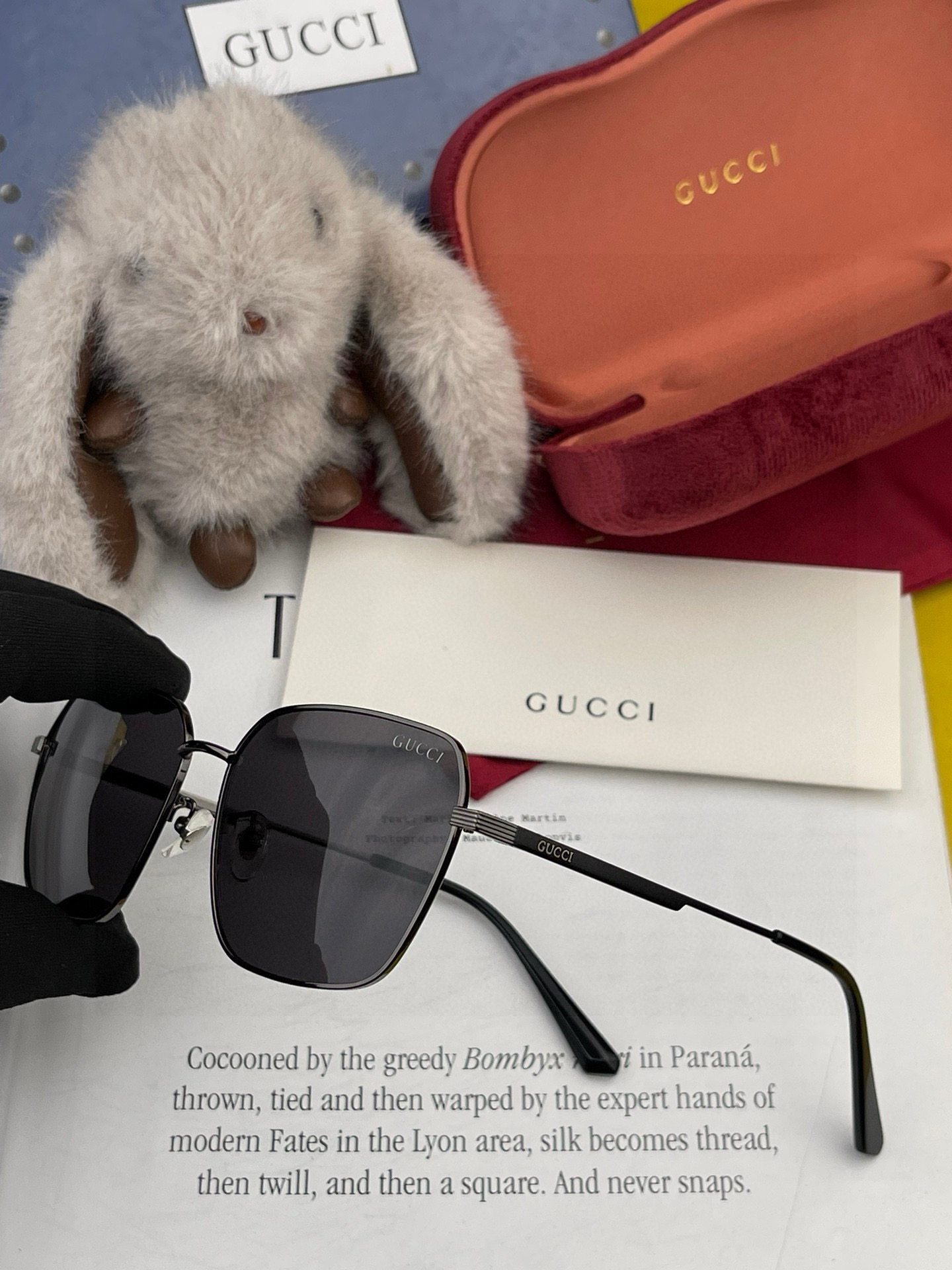   Gucci 。  高品质男女款墨镜   👍 进口宝丽来偏光镜片  。蛤蟆镜 开车钓鱼都可 。百搭显瘦