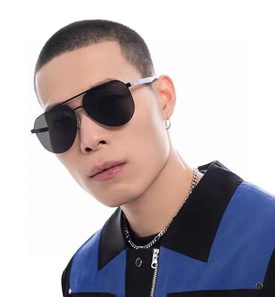 ♦️ GUCCI 2025新款男女情侣款太阳镜多边形墨镜iP电镀永不褪色 超轻超有弹性整幅眼镜无螺丝重要