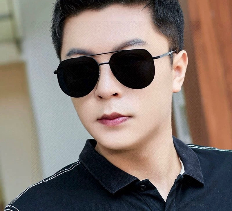        GUCCI 男款炫彩飞行员偏光太阳镜 ❤️材质：高清尼龙加厚卡槽高清偏光镜片 🌹无边框镜架