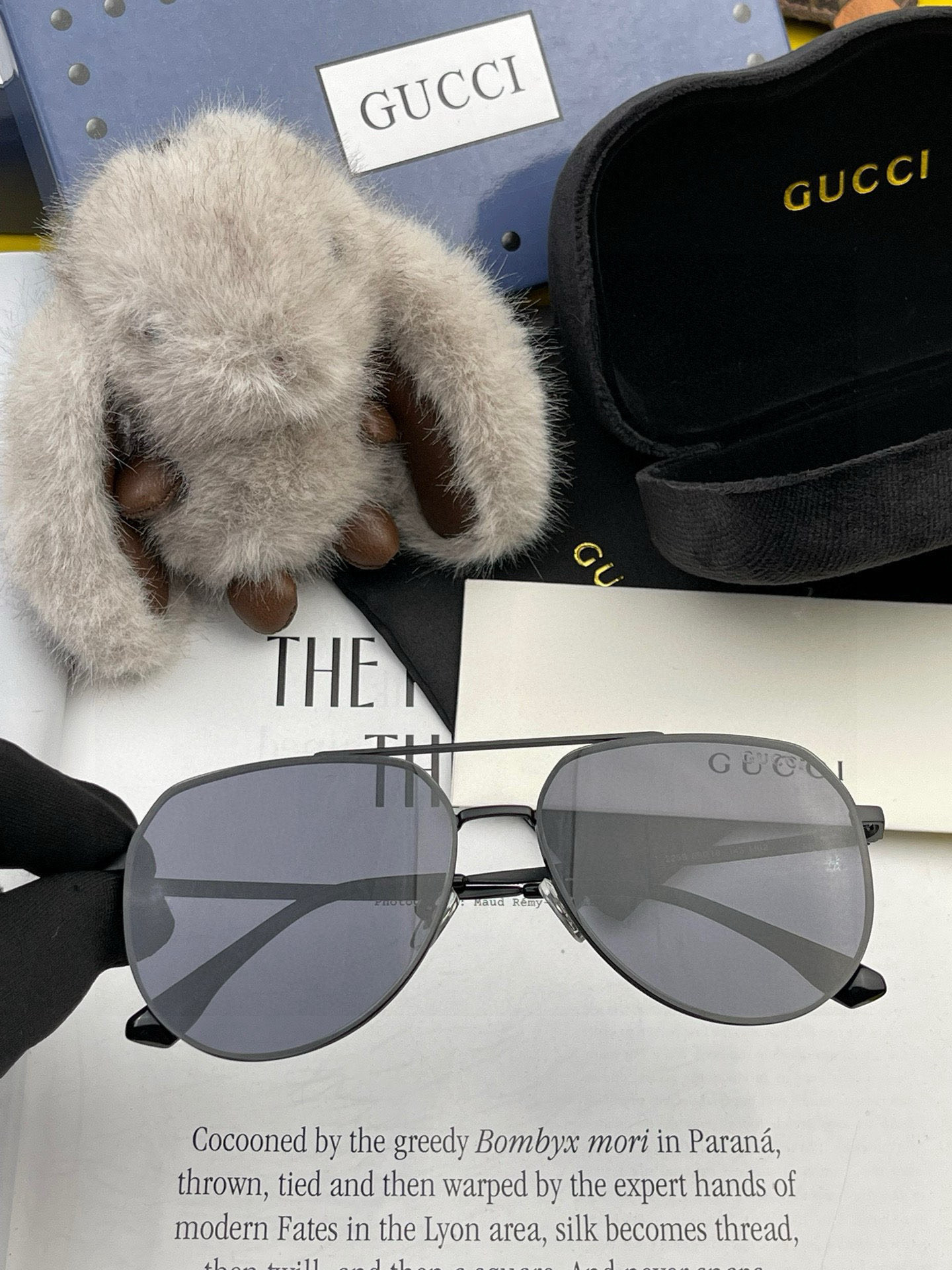        GUCCI 男款炫彩飞行员偏光太阳镜 ❤️材质：高清尼龙加厚卡槽高清偏光镜片 🌹无边框镜架