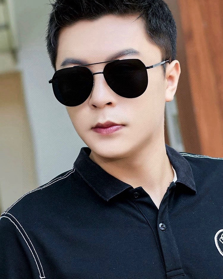        GUCCI 男款炫彩飞行员偏光太阳镜 ❤️材质：高清尼龙加厚卡槽高清偏光镜片 🌹无边框镜架