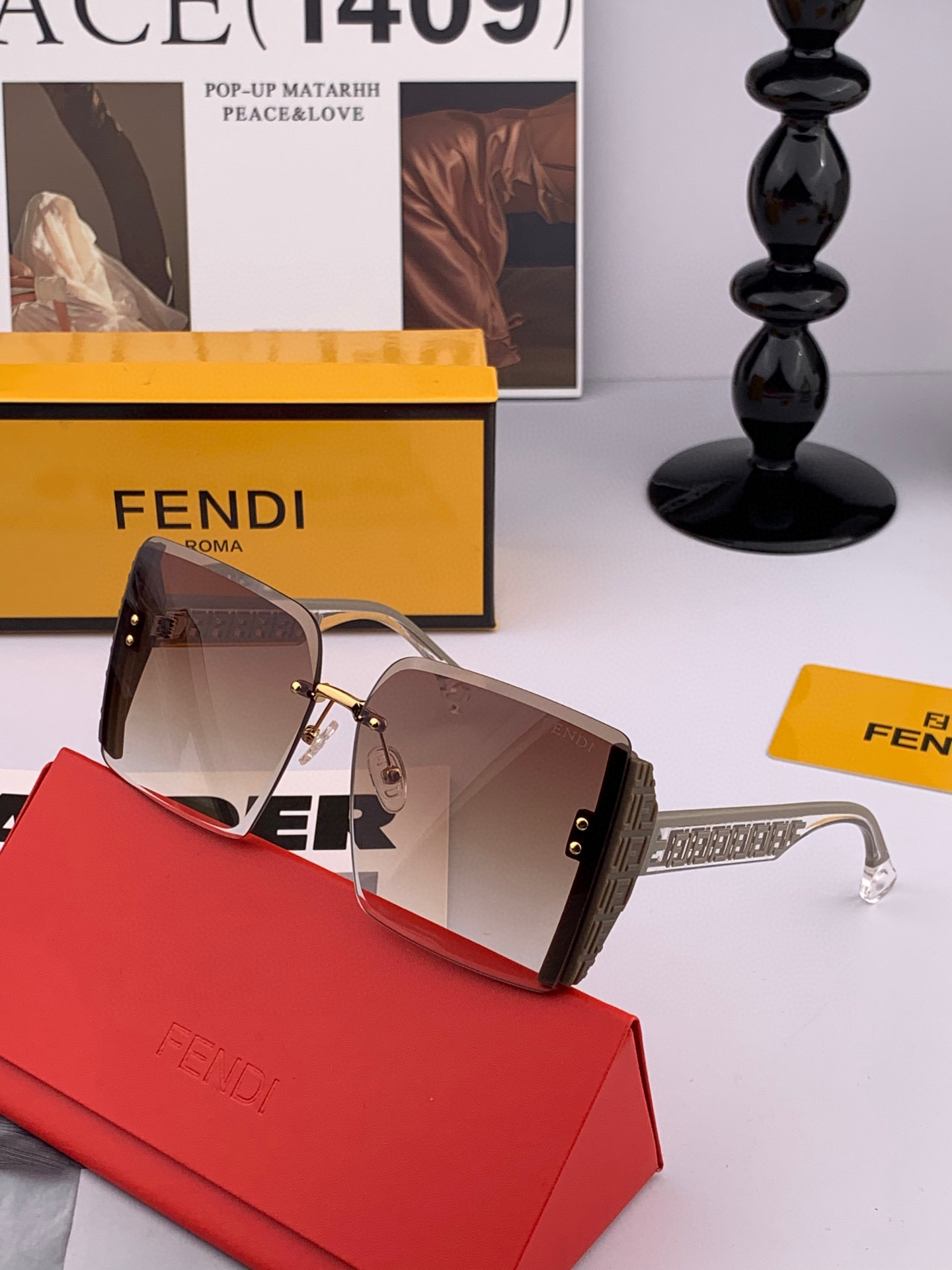   大框方形 Fendi  芬迪   人气热卖爆款   2025开春 新款太阳镜眼镜框网红都爱的款式  