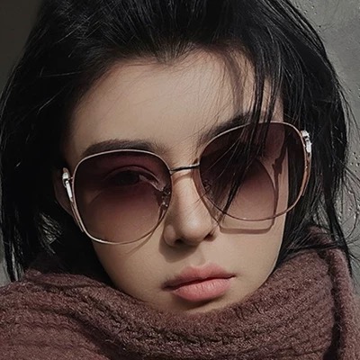   LV 太阳镜潮品官网模特同款 玫瑰玫瑰四叶草🍀精致个性设计简约时尚 高品质值得拥有绝对潮爆整个夏季 