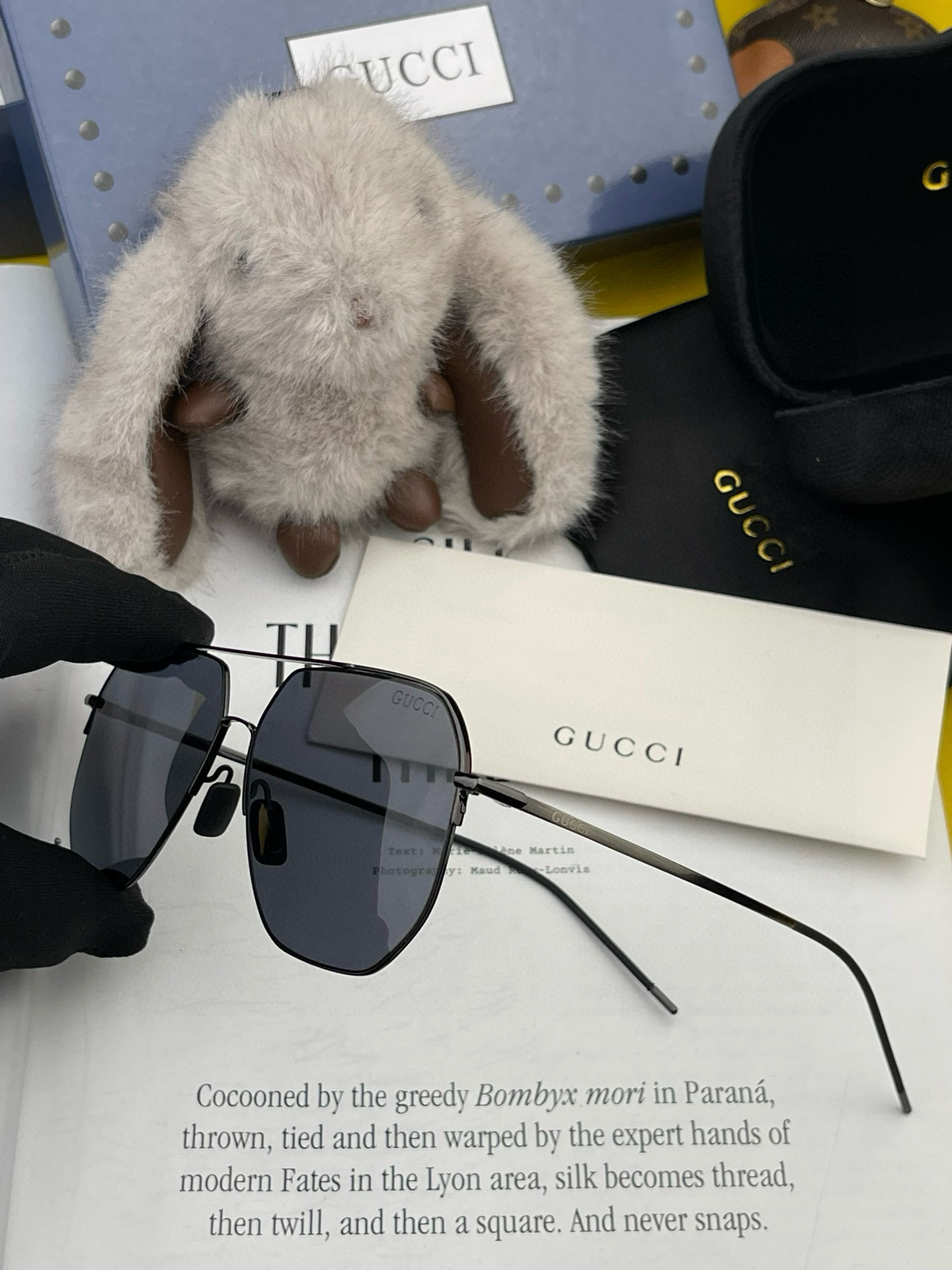        GUCCI 男款炫彩飞行员偏光太阳镜 ❤️材质：高清尼龙加厚卡槽高清偏光镜片 🌹无边框镜架