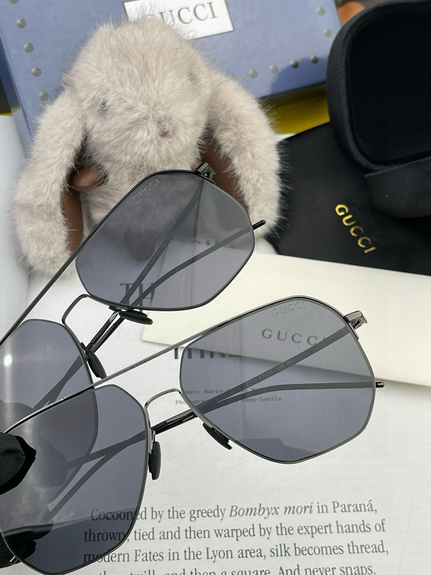        GUCCI 男款炫彩飞行员偏光太阳镜 ❤️材质：高清尼龙加厚卡槽高清偏光镜片 🌹无边框镜架