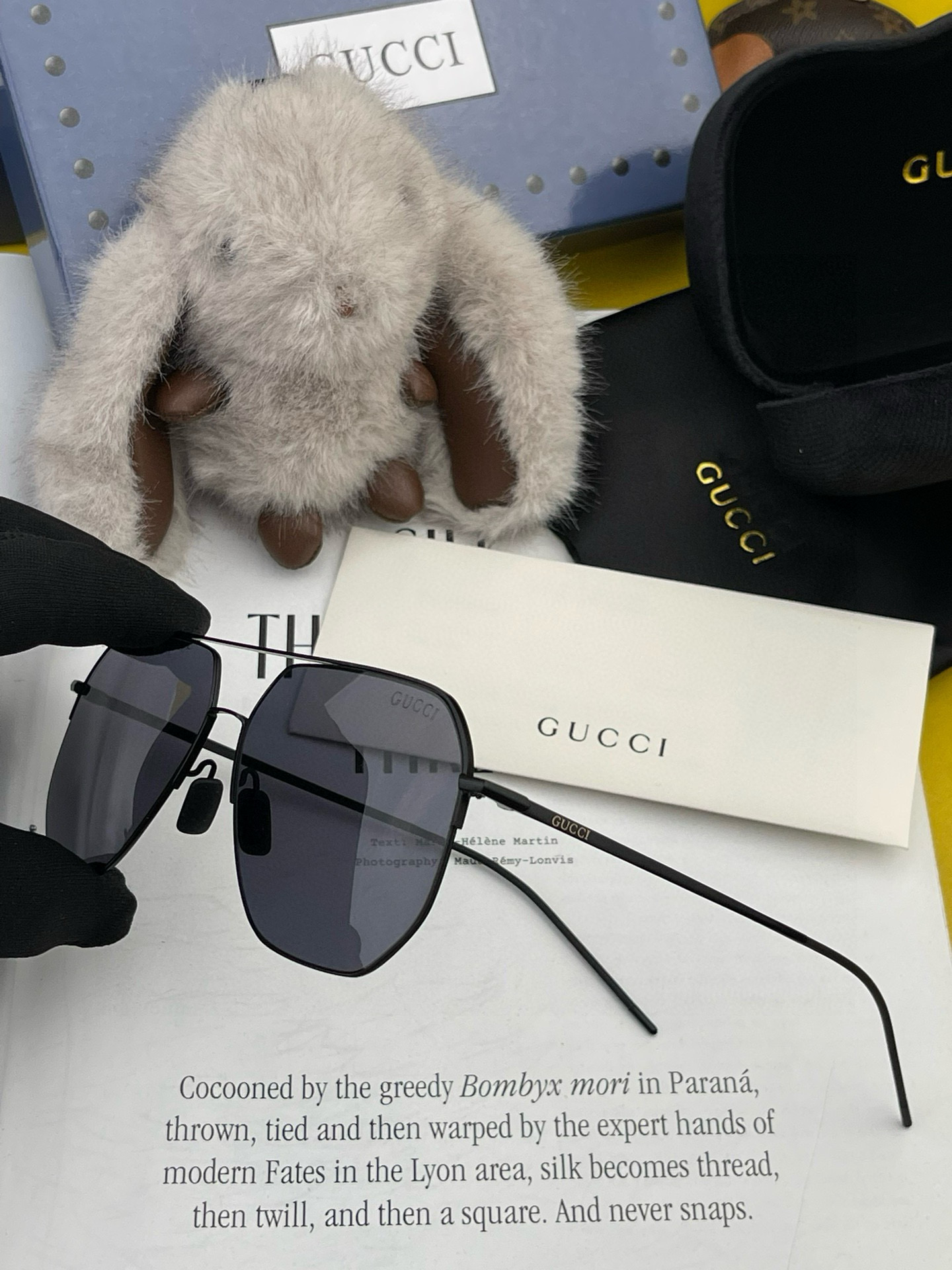        GUCCI 男款炫彩飞行员偏光太阳镜 ❤️材质：高清尼龙加厚卡槽高清偏光镜片 🌹无边框镜架