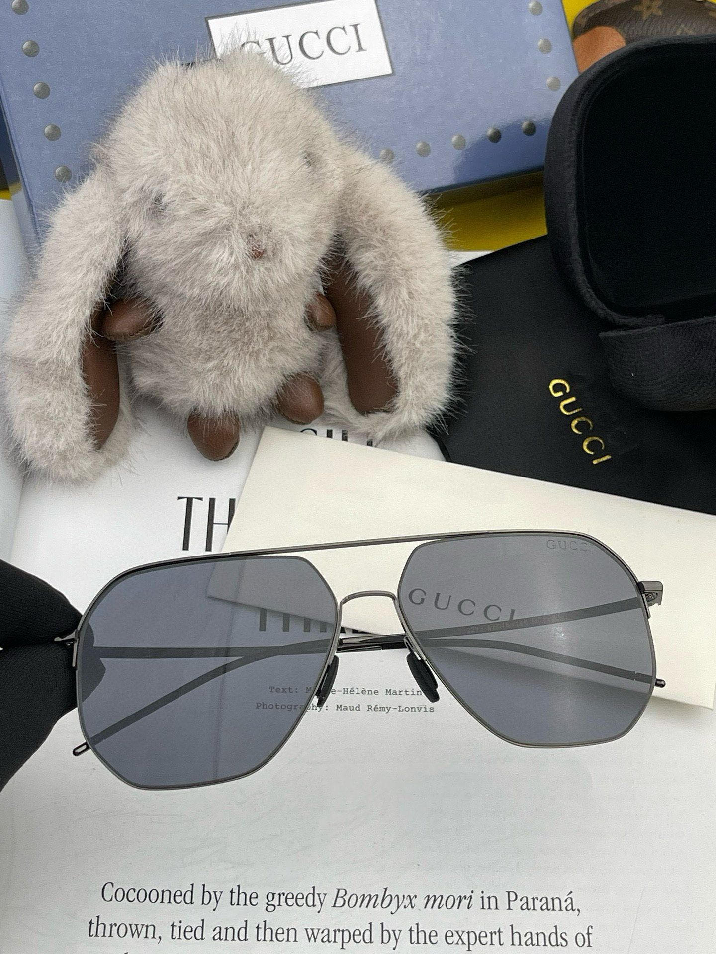        GUCCI 男款炫彩飞行员偏光太阳镜 ❤️材质：高清尼龙加厚卡槽高清偏光镜片 🌹无边框镜架