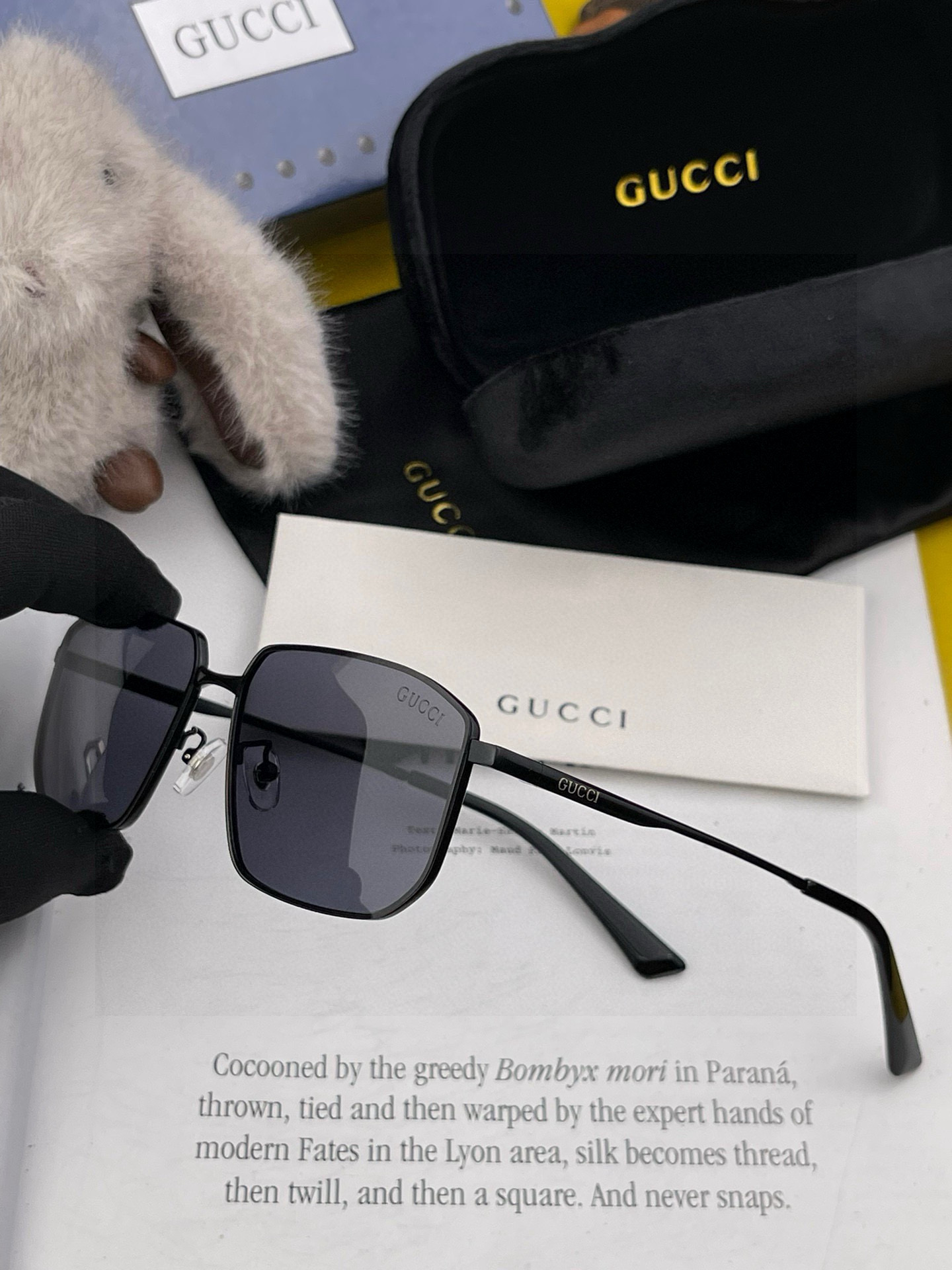         GUCCI 男款炫彩飞行员偏光太阳镜 ❤️材质：高清尼龙加厚卡槽高清偏光镜片 🌹无边框镜