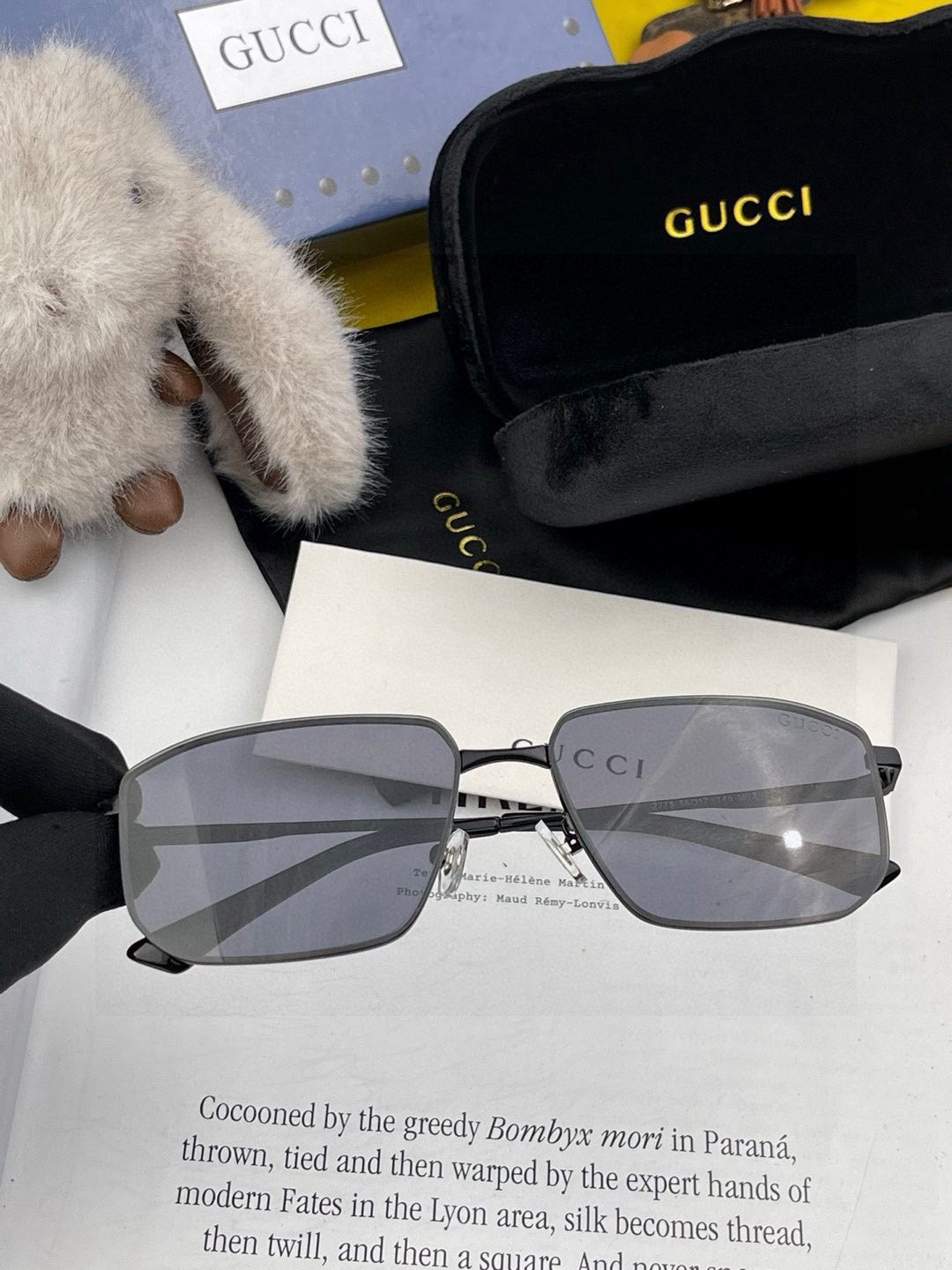         GUCCI 男款炫彩飞行员偏光太阳镜 ❤️材质：高清尼龙加厚卡槽高清偏光镜片 🌹无边框镜