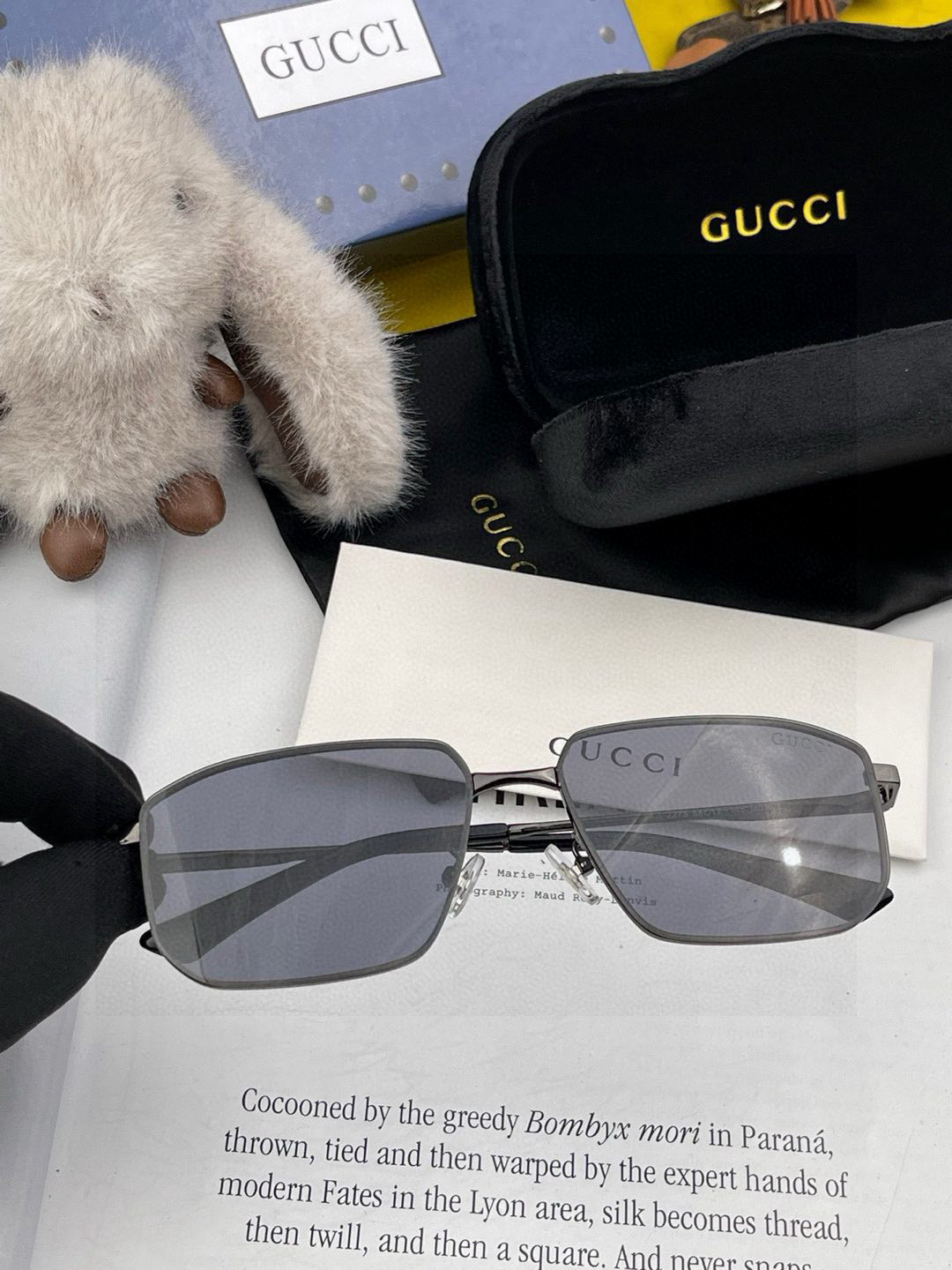         GUCCI 男款炫彩飞行员偏光太阳镜 ❤️材质：高清尼龙加厚卡槽高清偏光镜片 🌹无边框镜