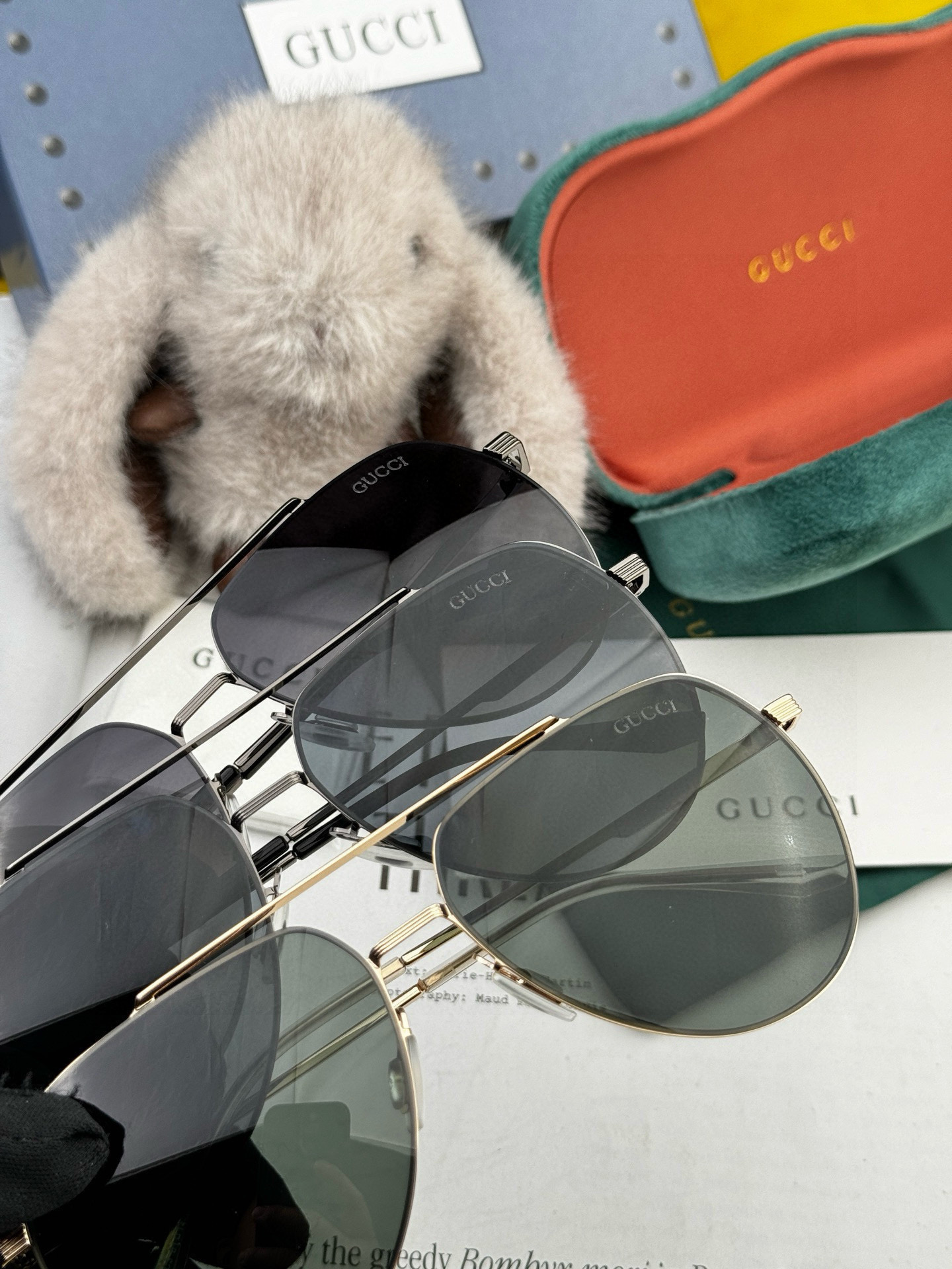         GUCCI 男款炫彩飞行员偏光太阳镜 ❤️材质：高清尼龙加厚卡槽高清偏光镜片 🌹无边框镜