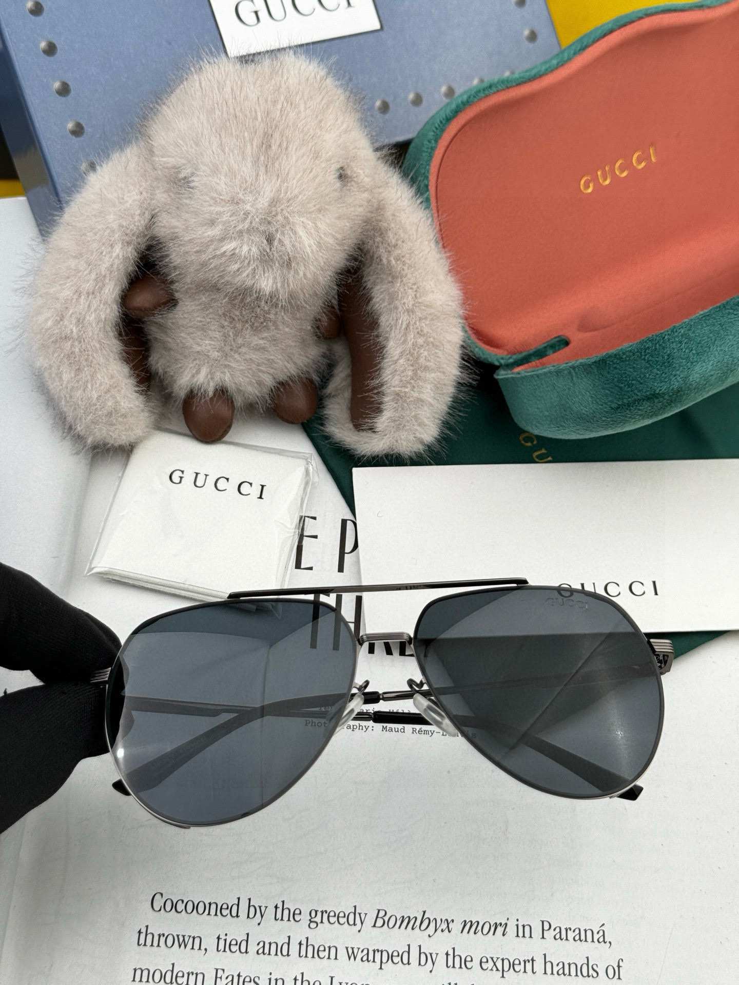         GUCCI 男款炫彩飞行员偏光太阳镜 ❤️材质：高清尼龙加厚卡槽高清偏光镜片 🌹无边框镜