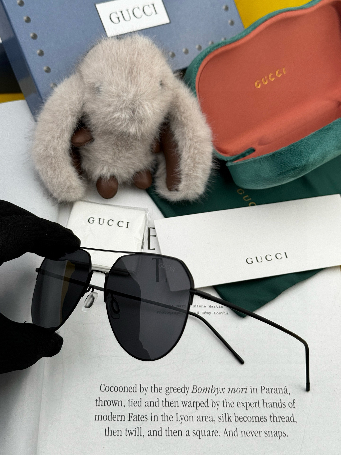         GUCCI 男款炫彩飞行员偏光太阳镜 ❤️材质：高清尼龙加厚卡槽高清偏光镜片 🌹无边框镜