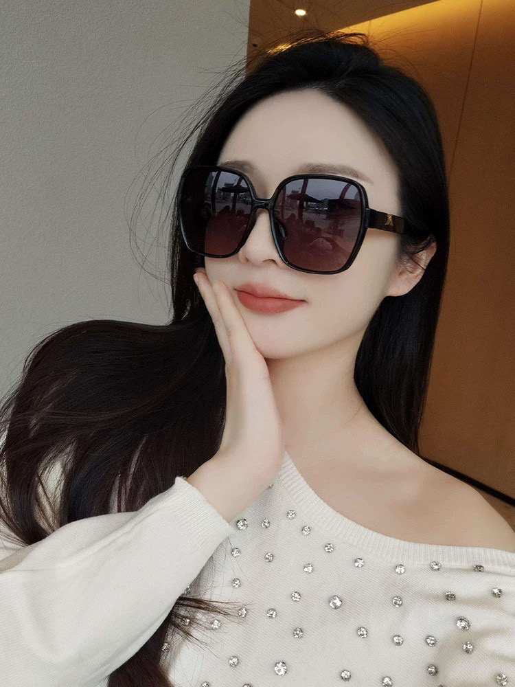 🔺 【香奈儿】2025开春新款 潮流爆款 时尚方框偏光太阳镜 高品质 佩戴舒适 网红潮款墨镜 型号：CH