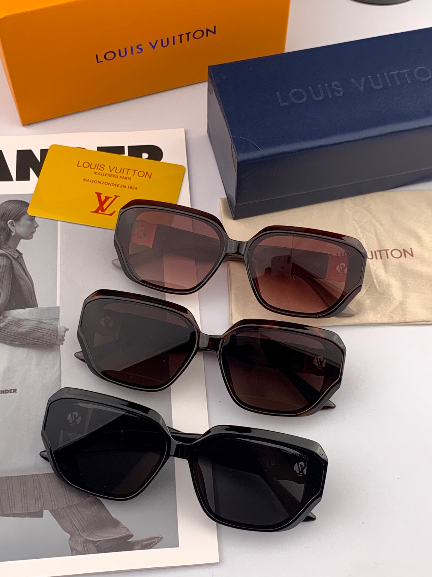  LV 2025年开春新款  潮流爆款 时尚方框太阳镜 高品质 佩戴舒适 网红潮款墨镜 型号L8551